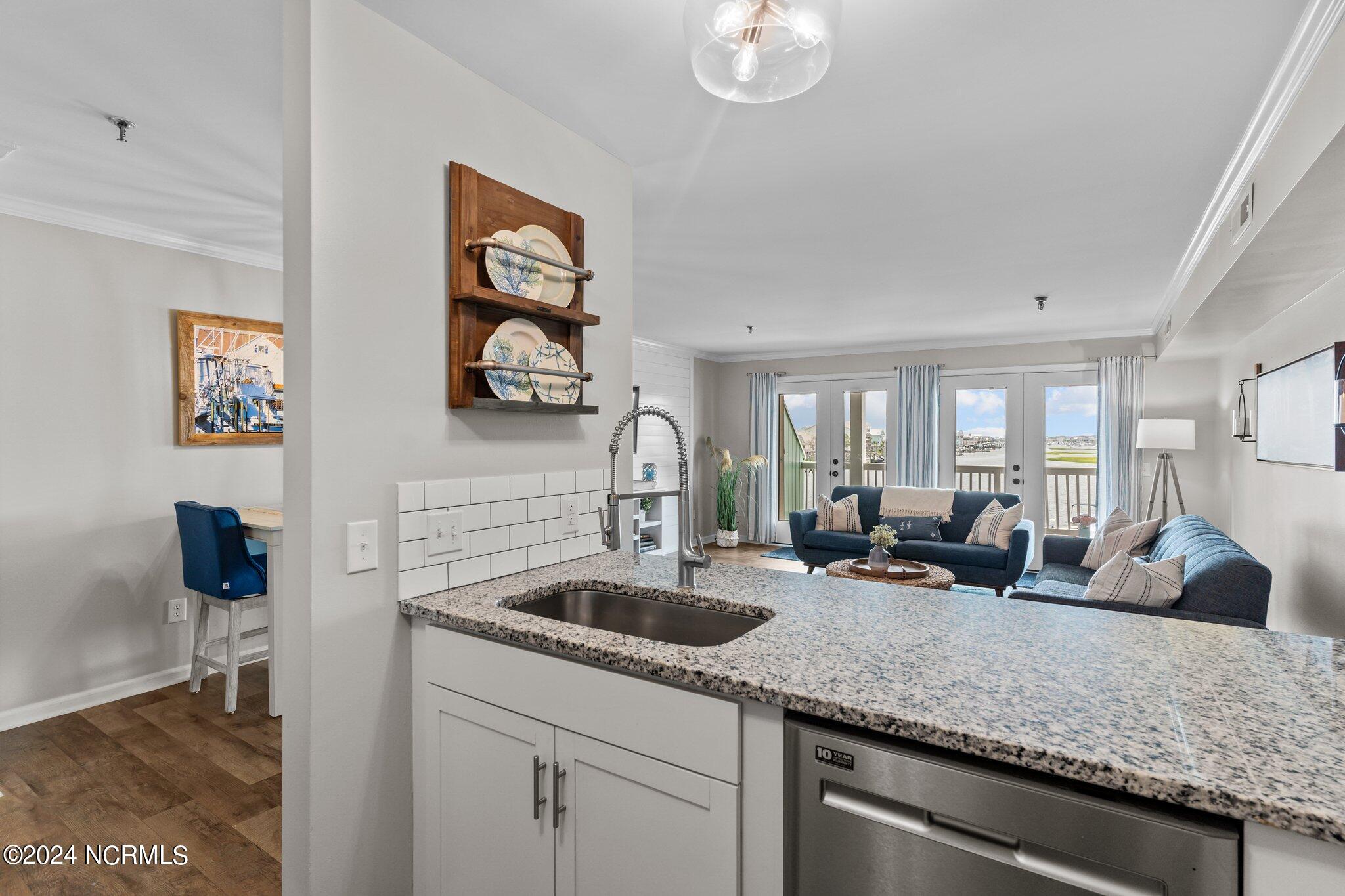 111 Florida Avenue UNIT Apt 10, Carolina Beach, NC, 28428