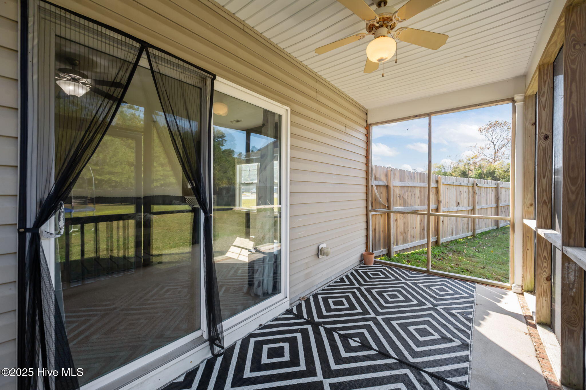 100540594 | Photo 34