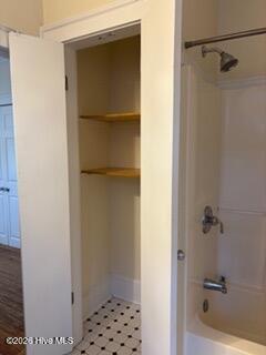 100548775 | Photo 18