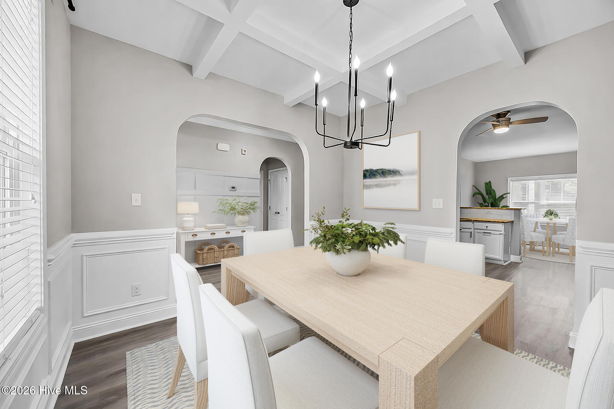 100561855 | Photo 13