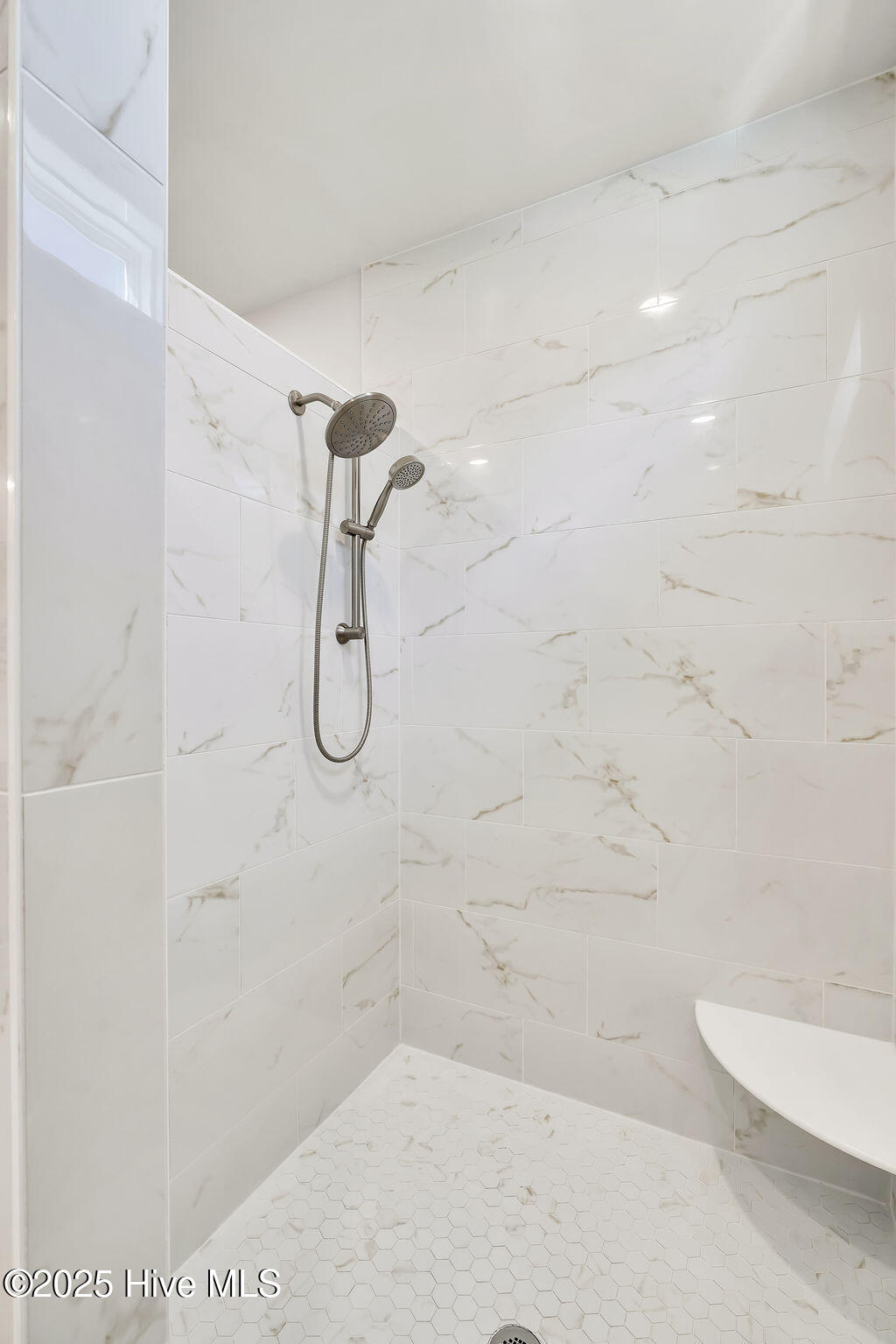 100529674 | Photo 77