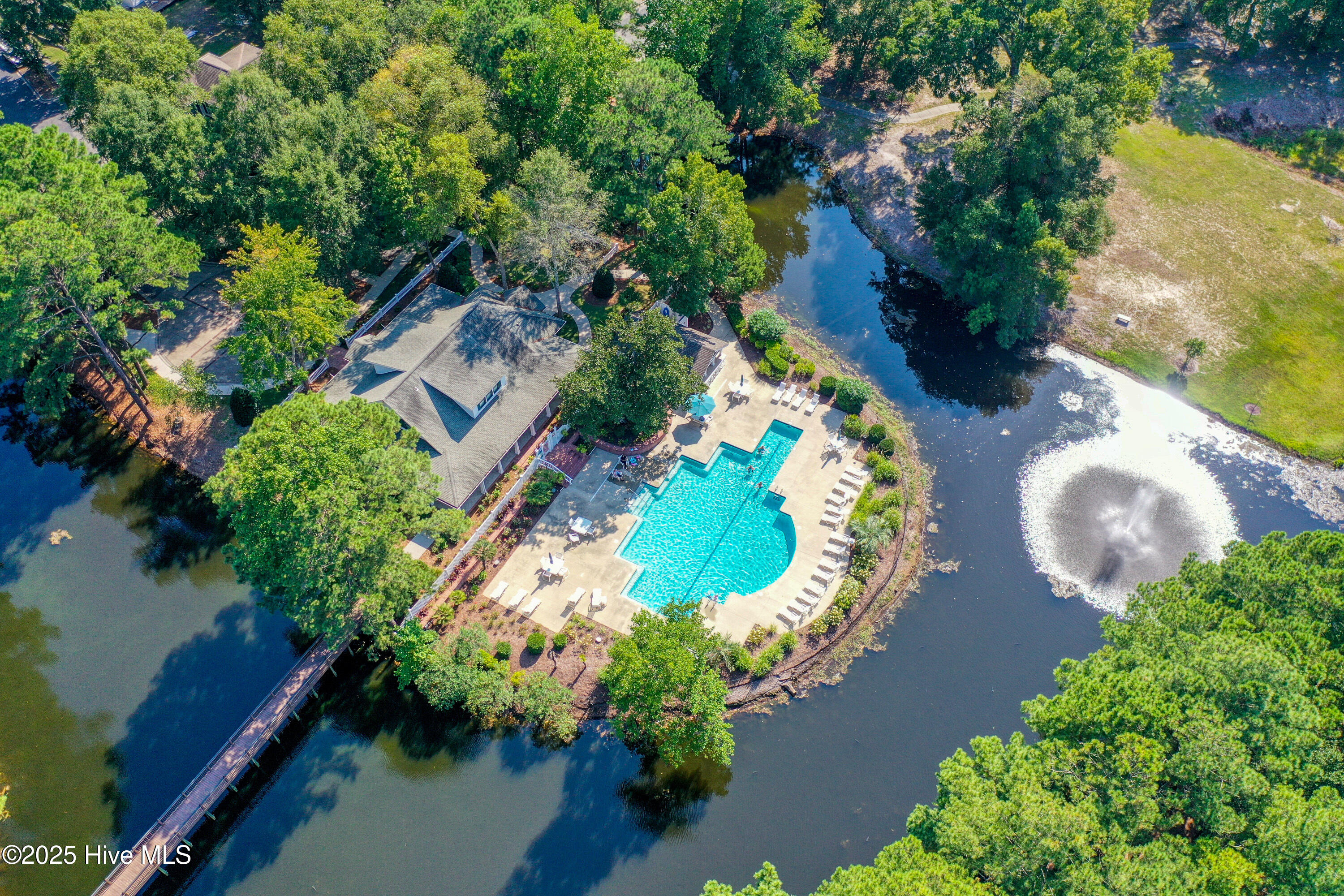 100531409 | Photo 32