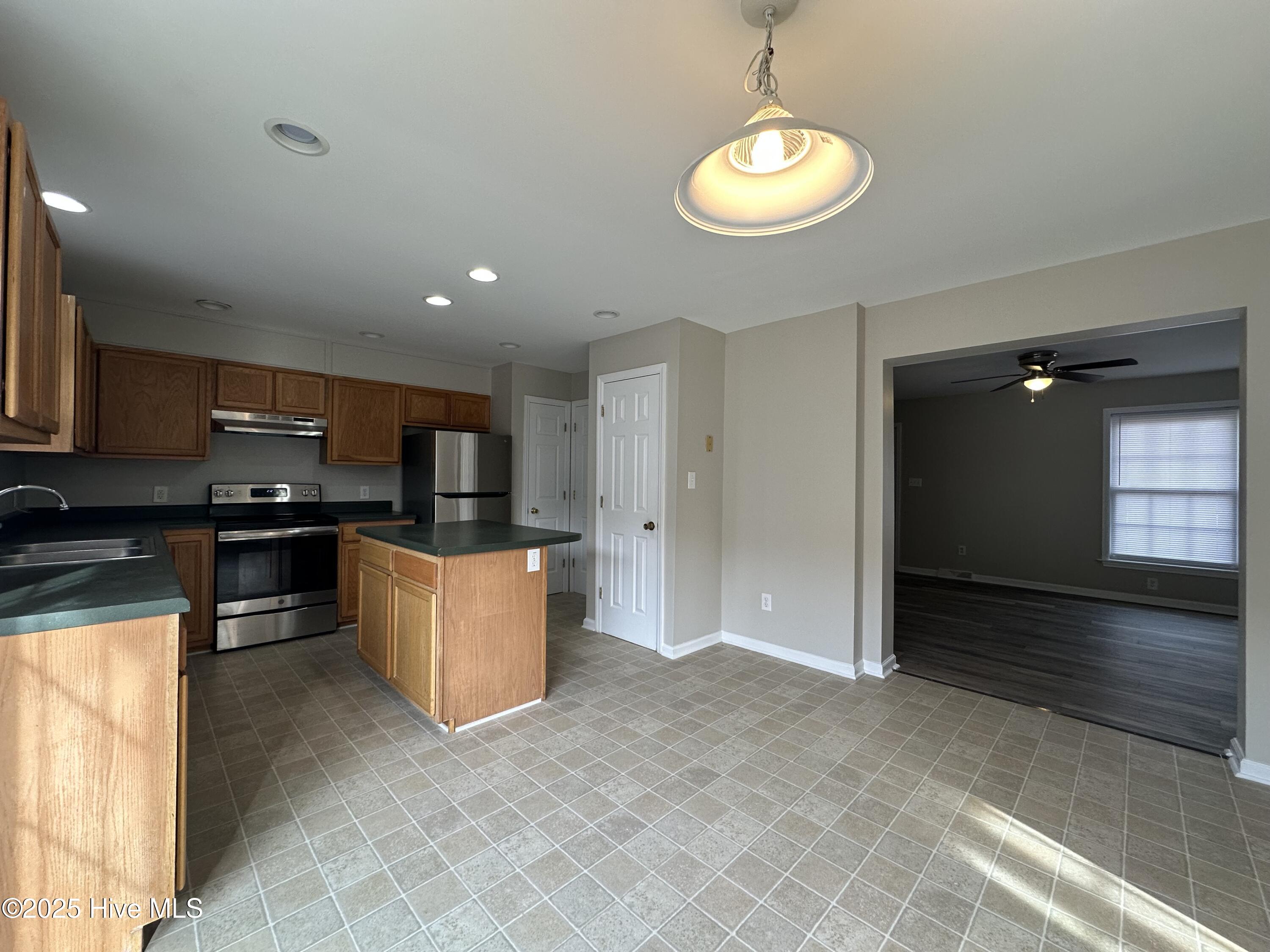 100533896 | Photo 12