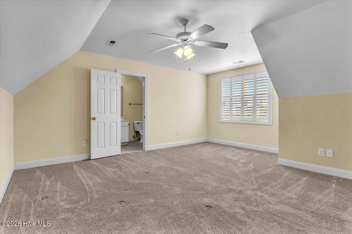 100569829 | Photo 34