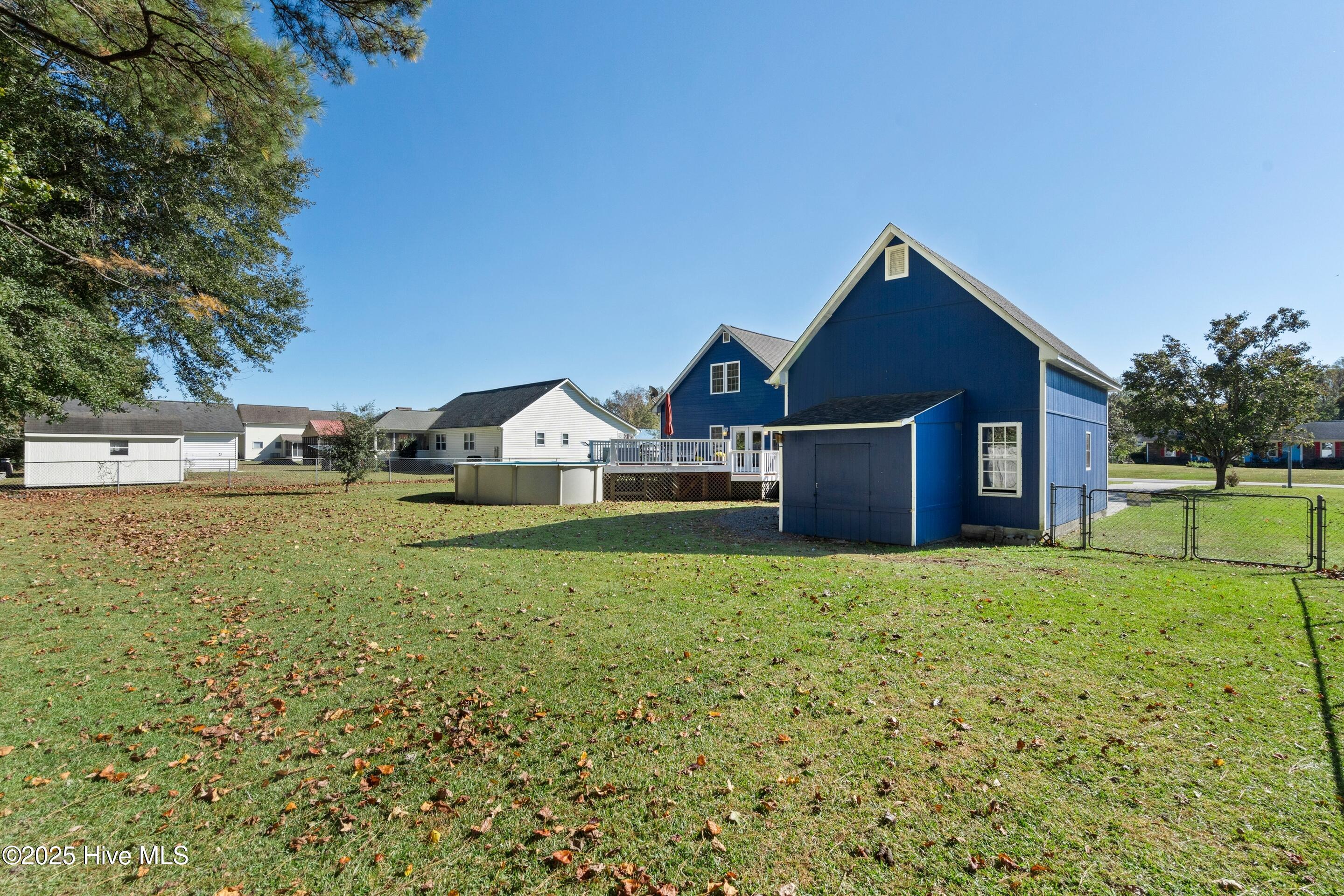 100535792 | Photo 15