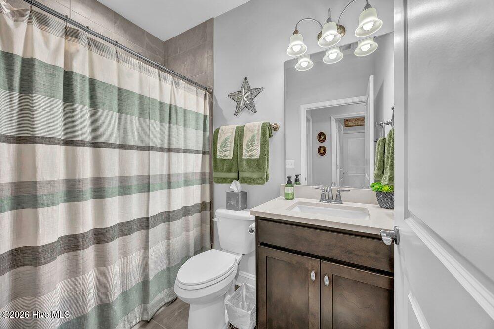 100556390 | Photo 23