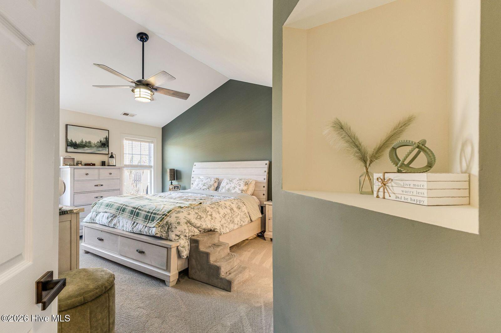 100548177 | Photo 11