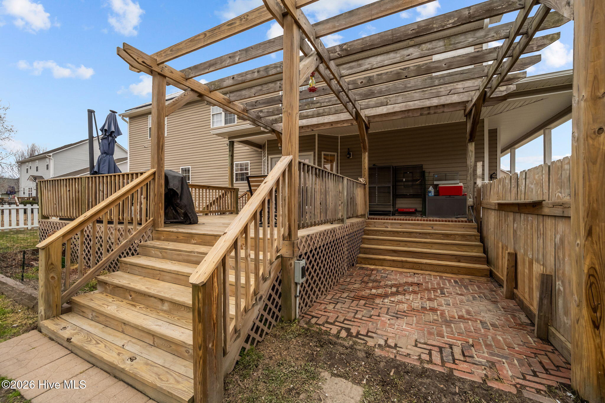 100557668 | Photo 52