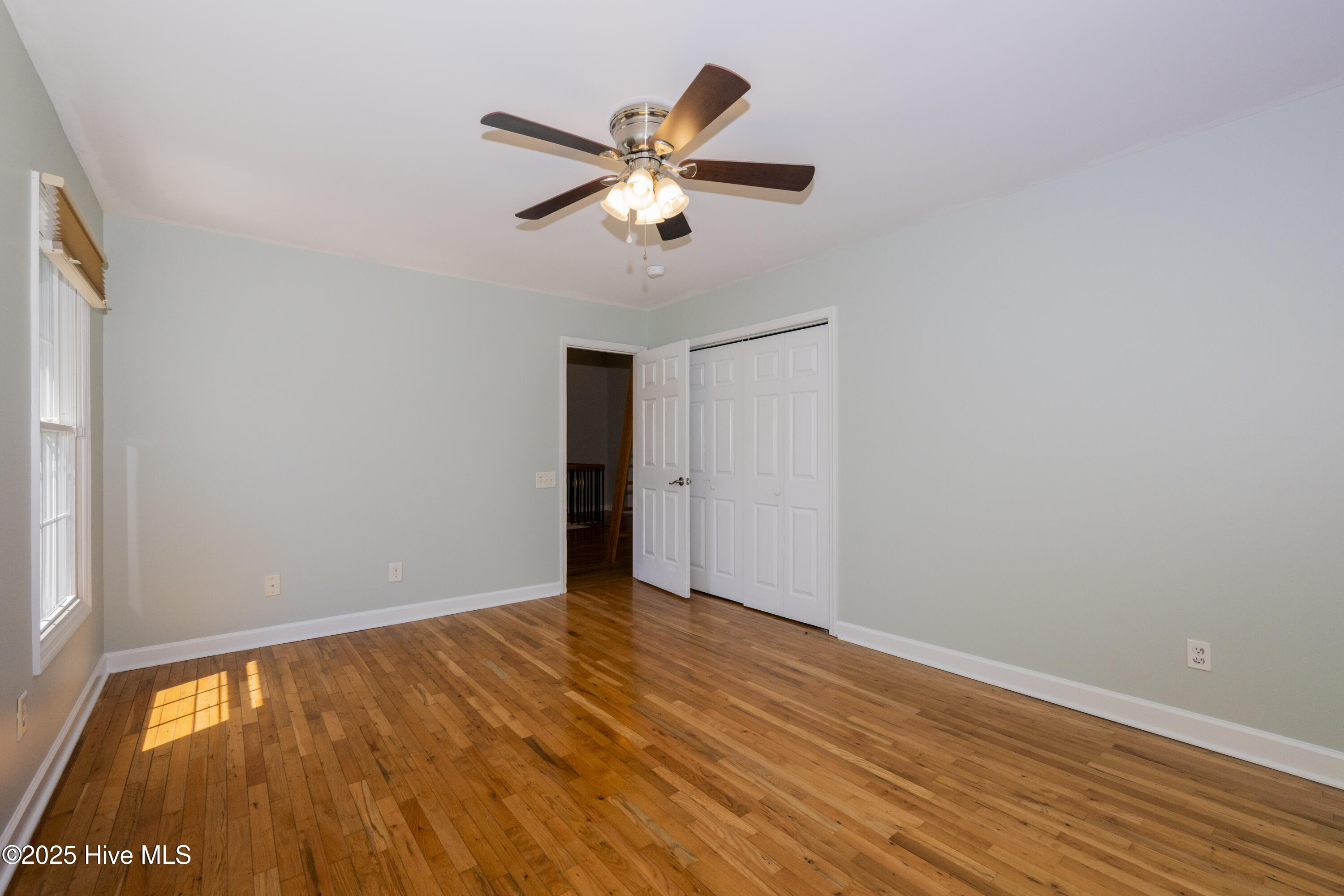 100523766 | Photo 51