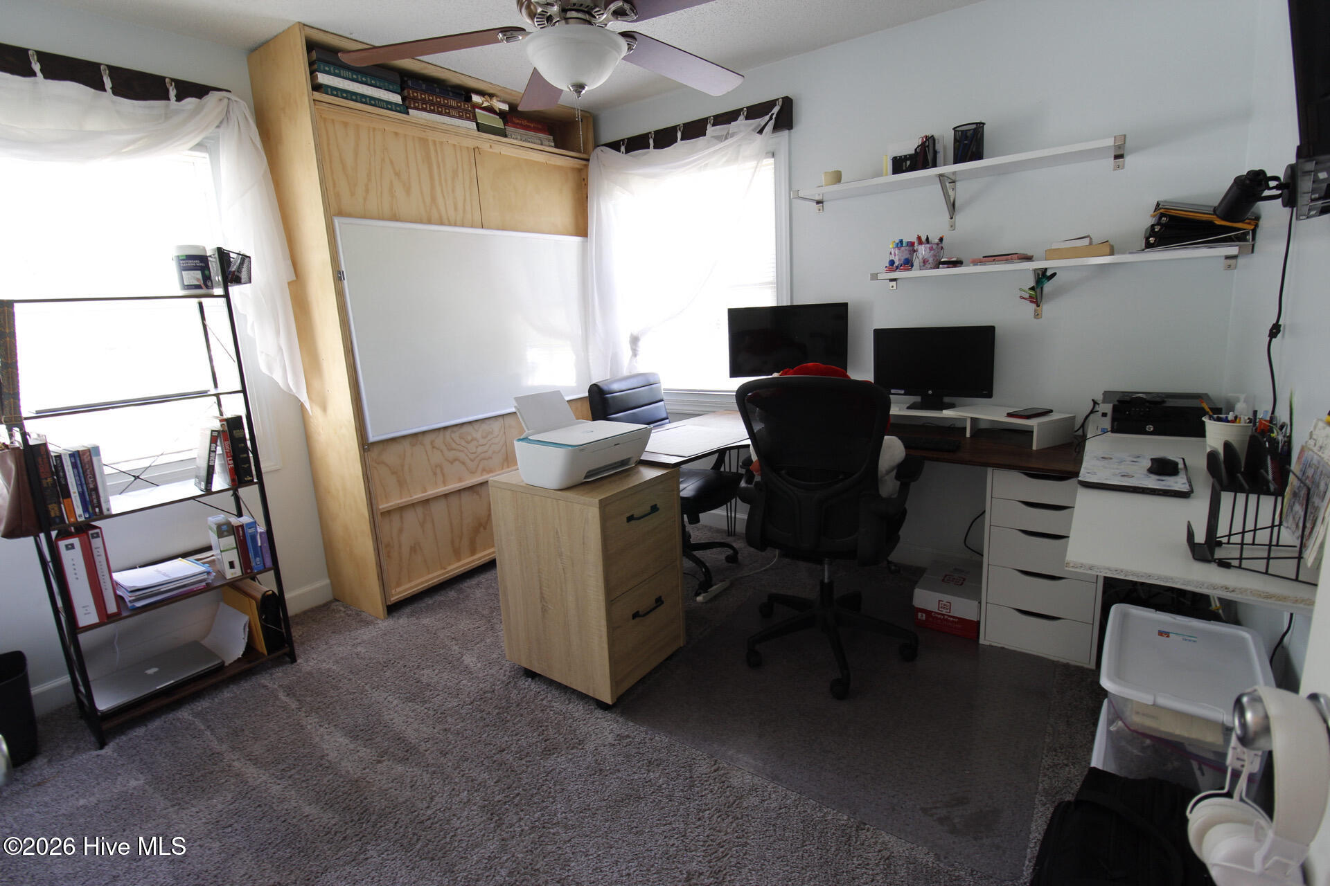 100569705 | Photo 19