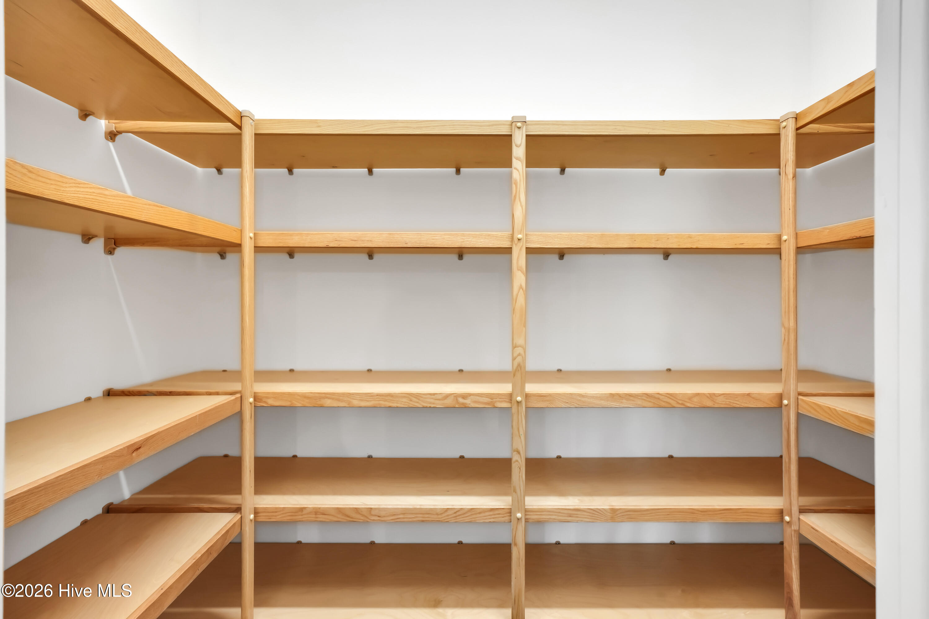 100567914 | Photo 25