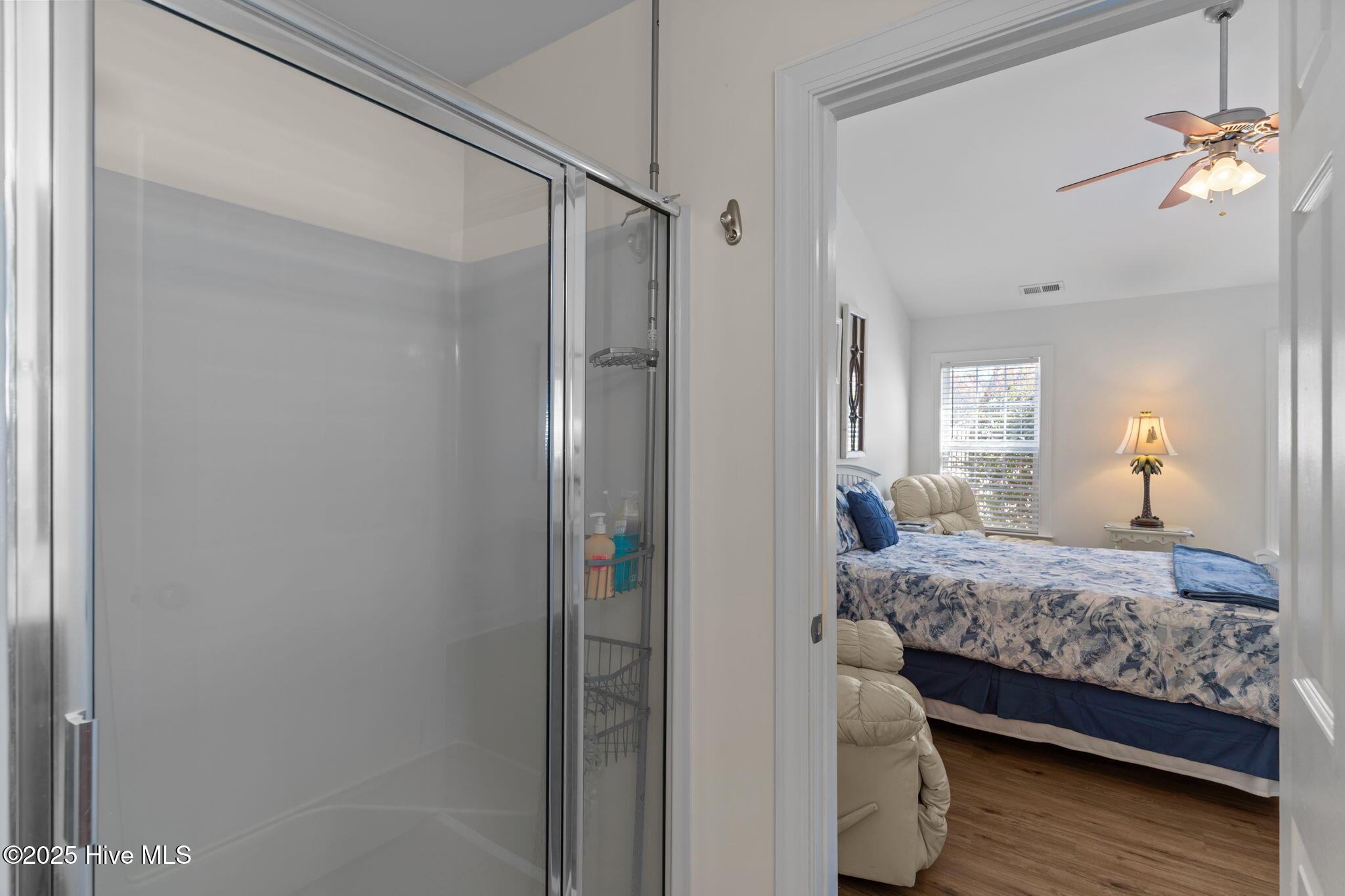 100537939 | Photo 38