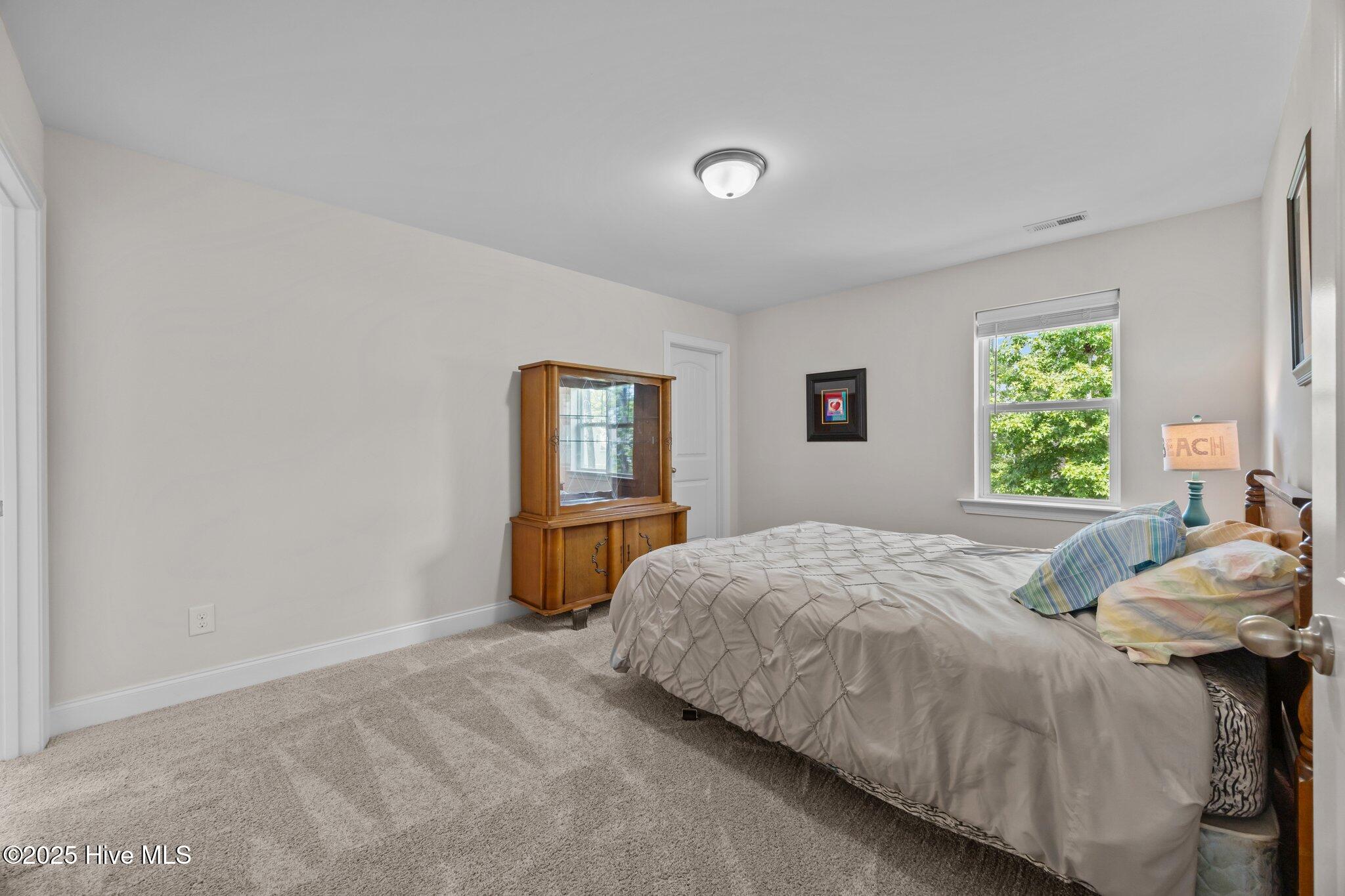 100518510 | Photo 35