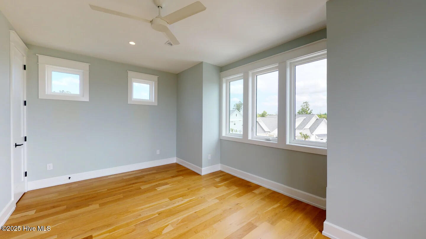 100514796 | Photo 27