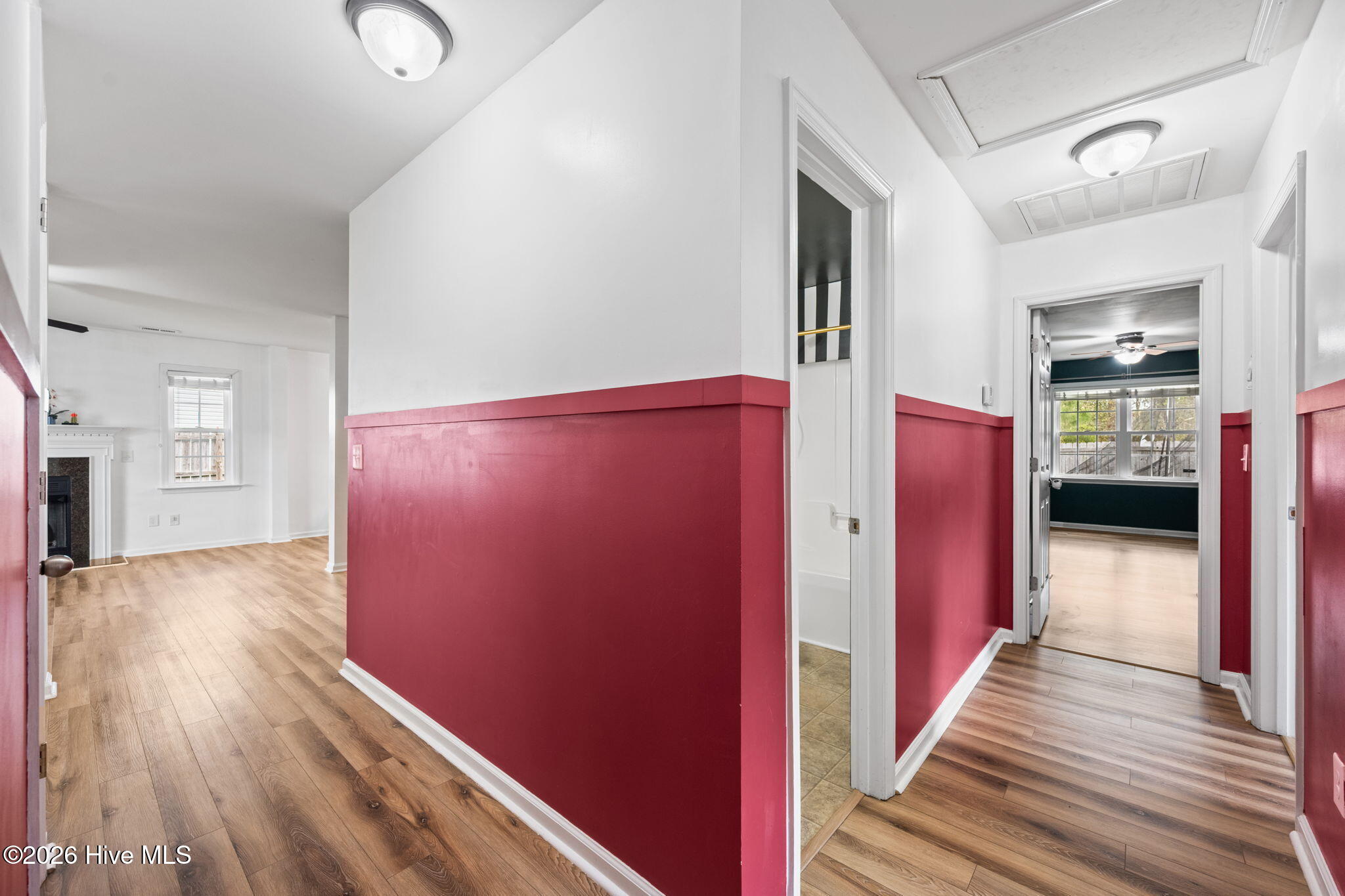 100565061 | Photo 35