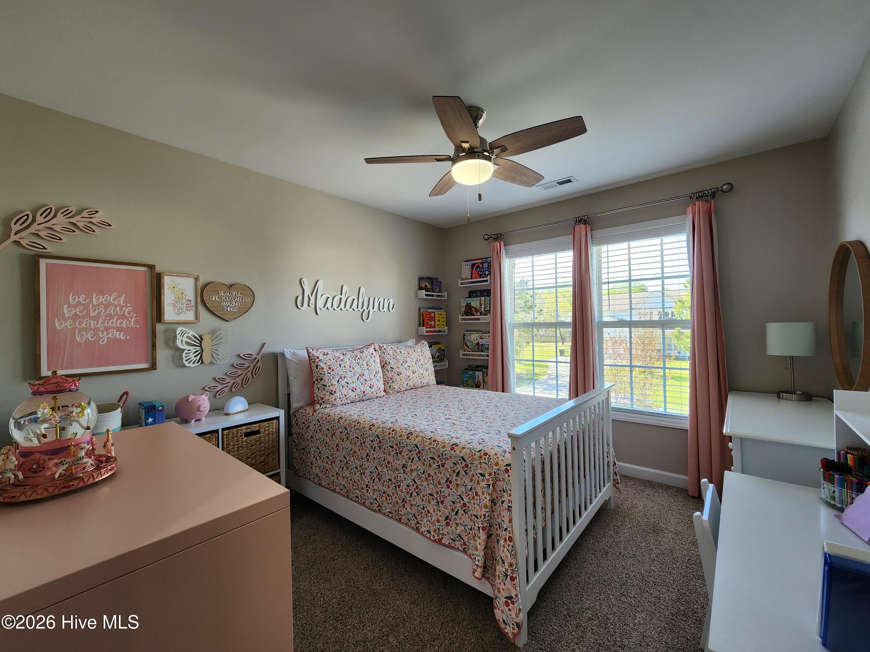 100570364 | Photo 38