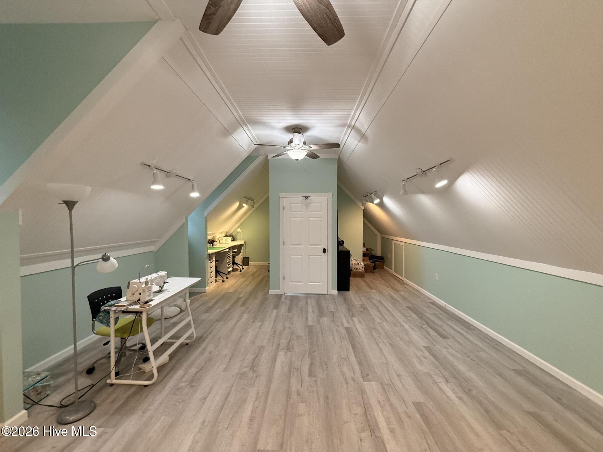 100559572 | Photo 33