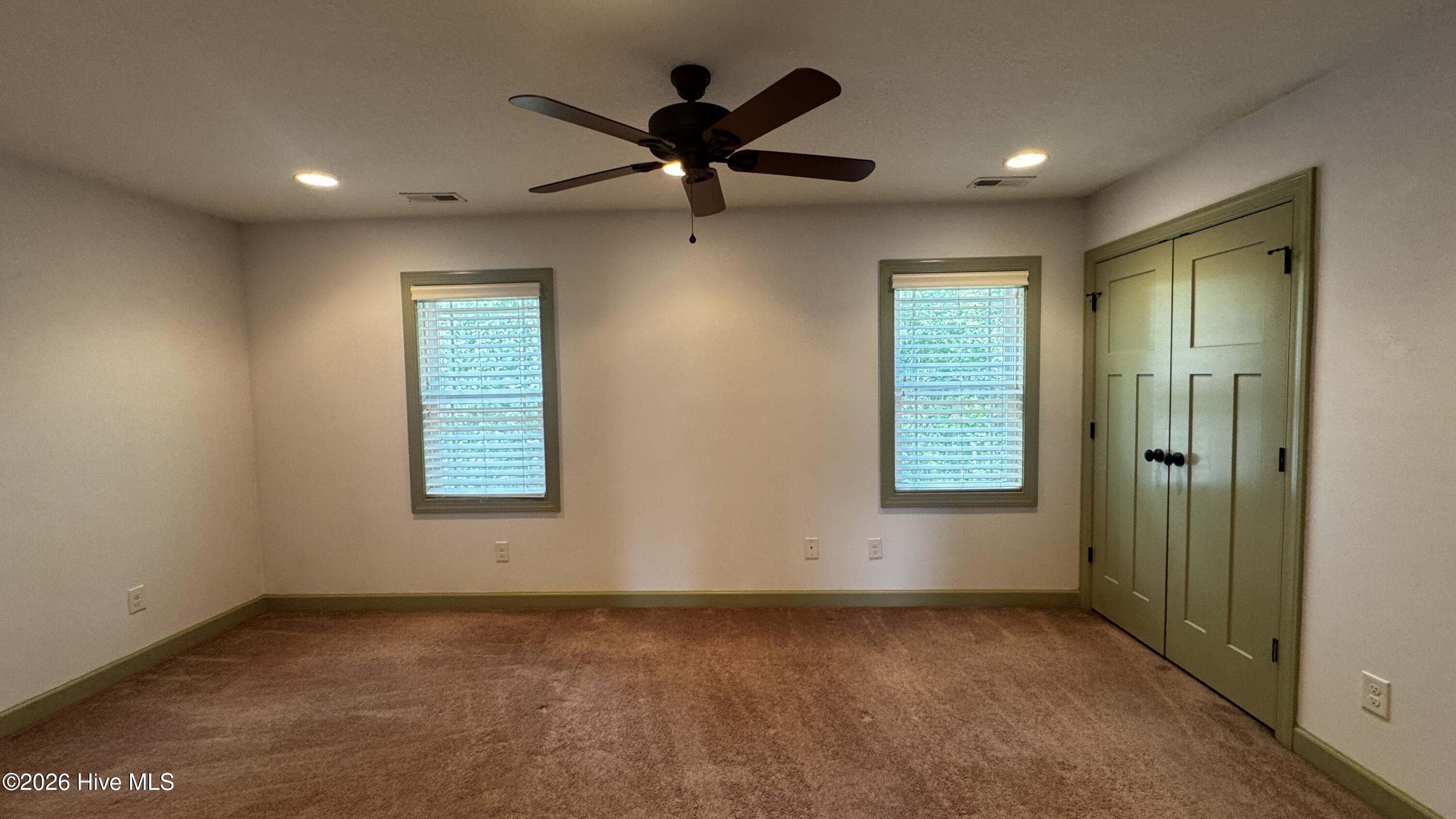 100569883 | Photo 14