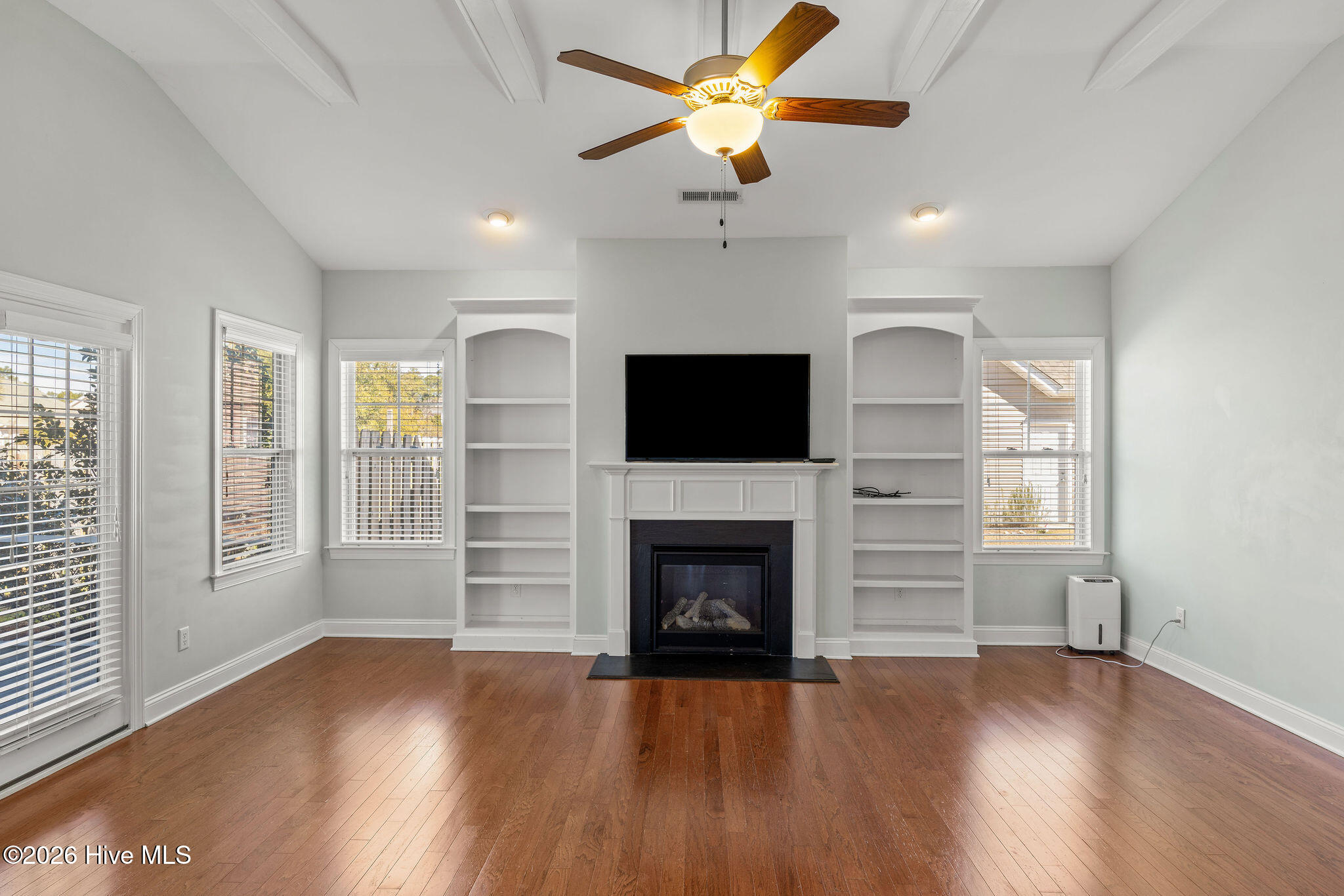 100554608 | Photo 13