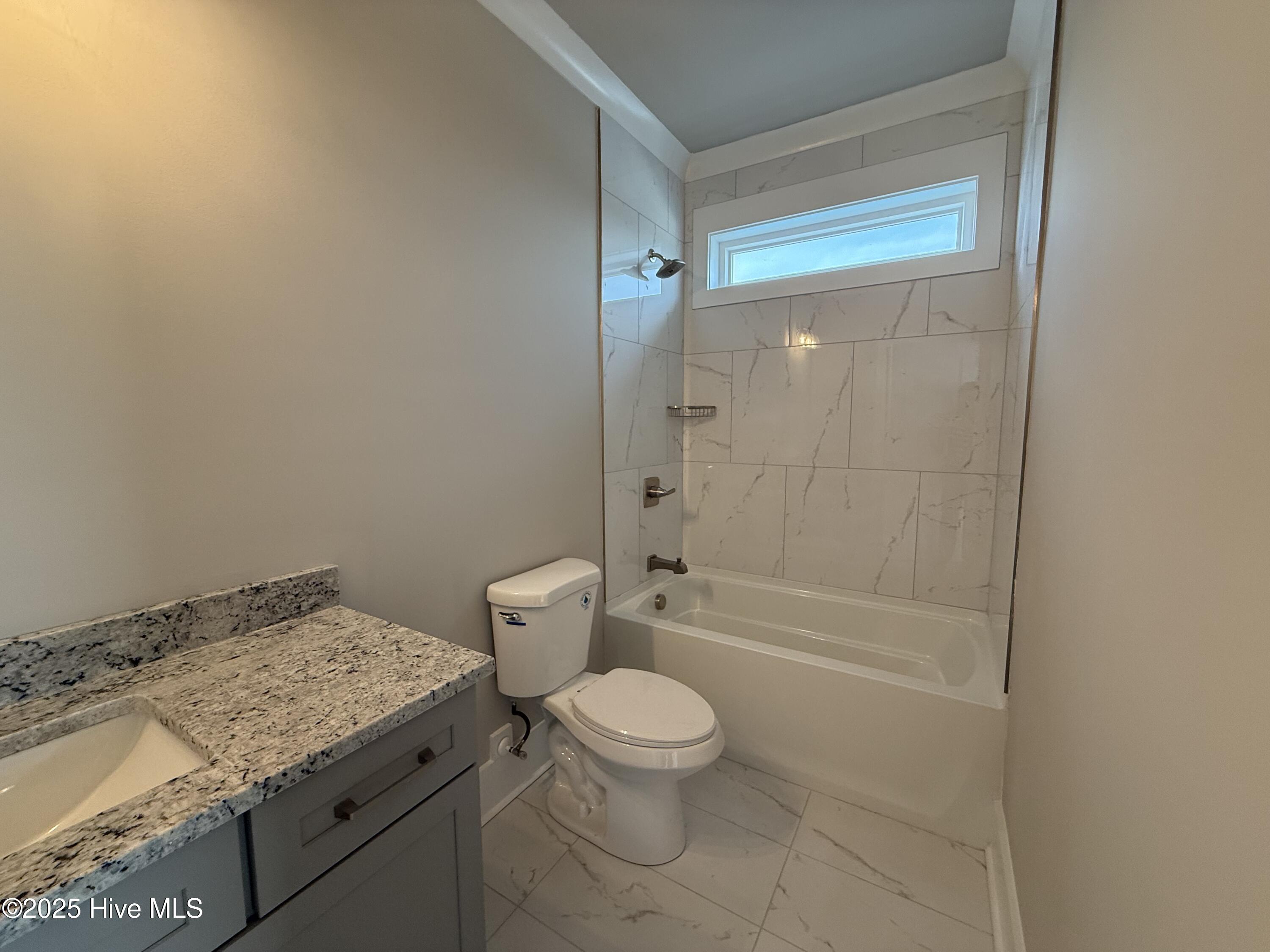 100498103 | Photo 61