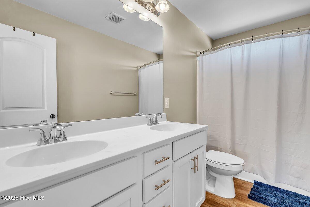 100558993 | Photo 31