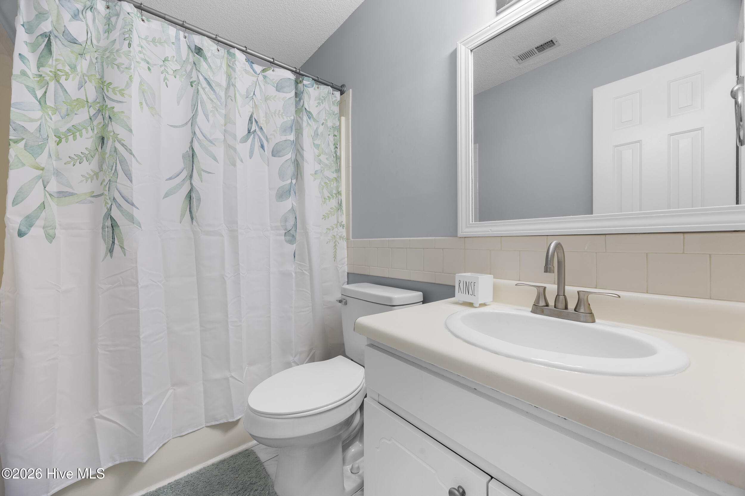 100566189 | Photo 22