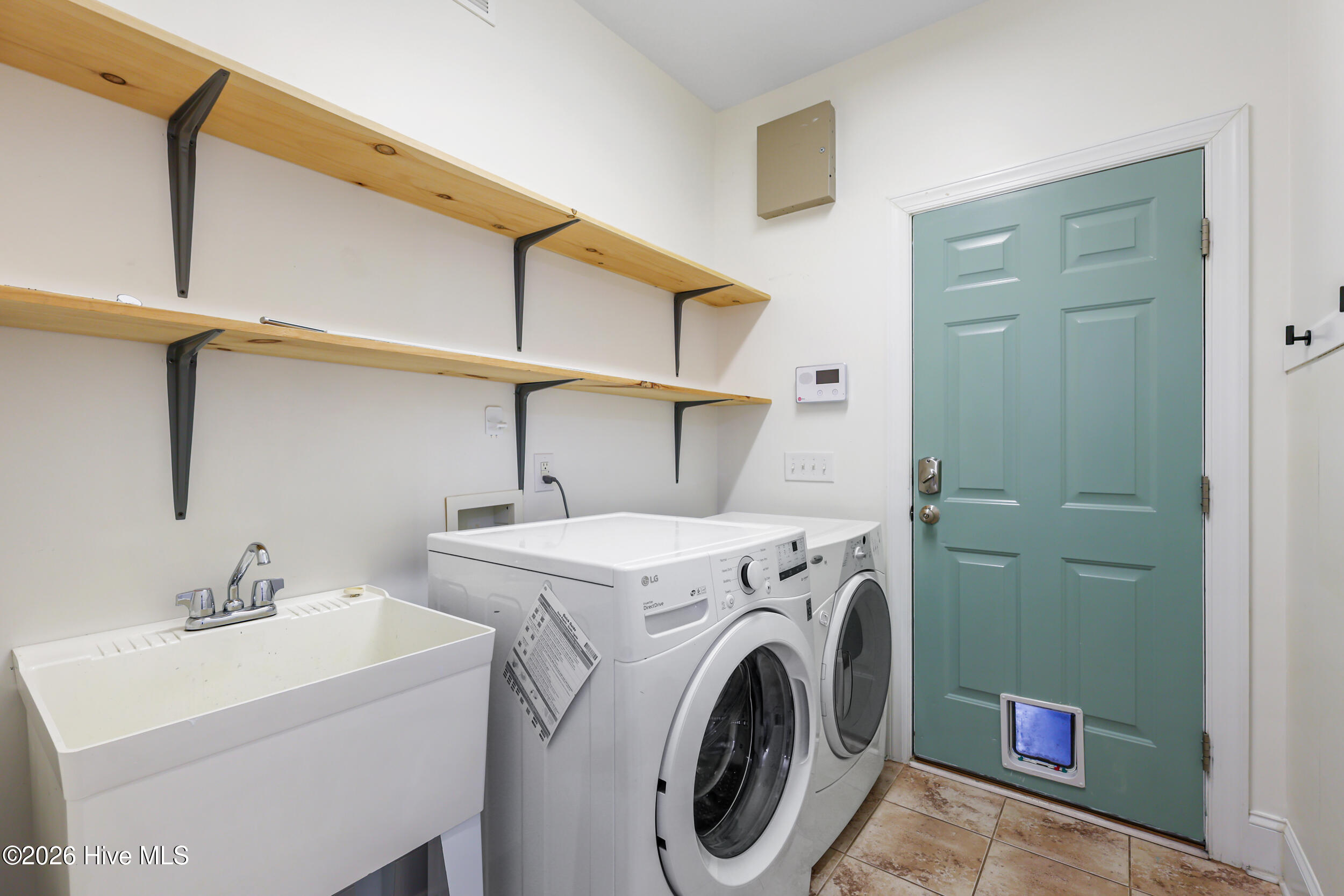 100547349 | Photo 39