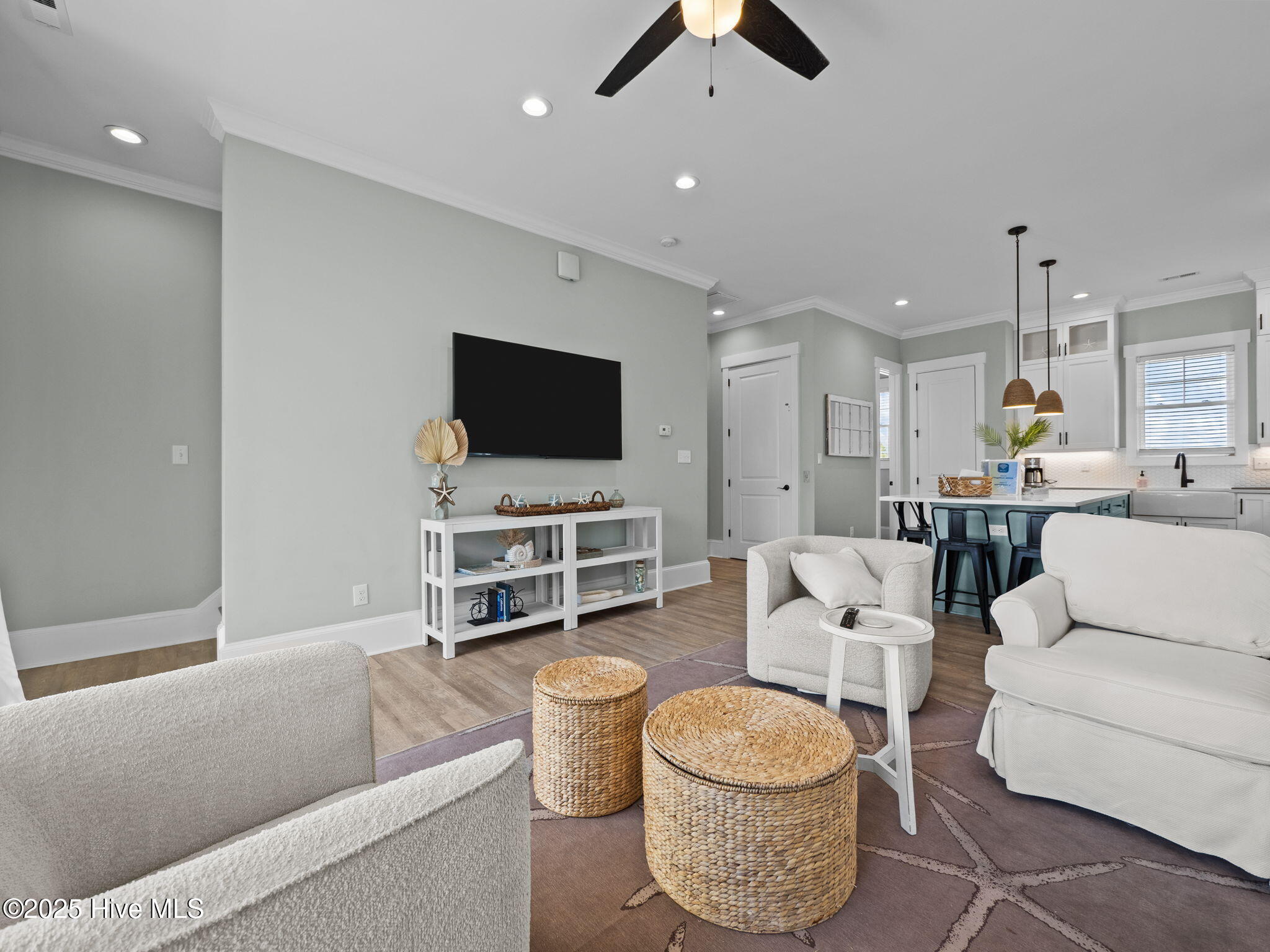 100535582 | Photo 35