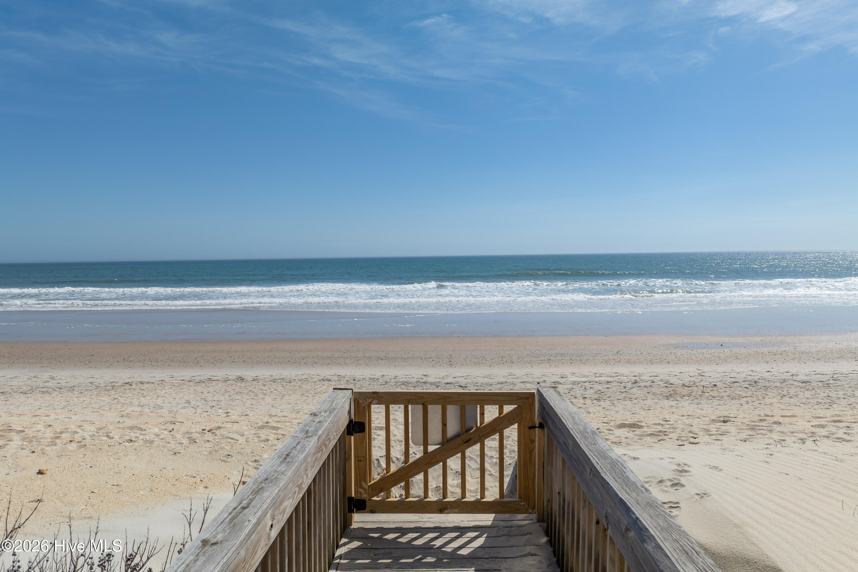 100558828 | Photo 38