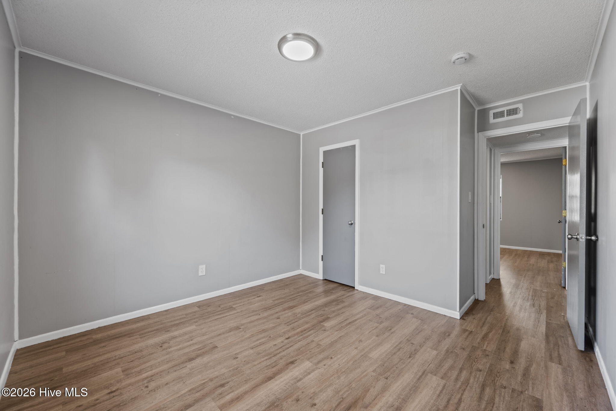 100530829 | Photo 12