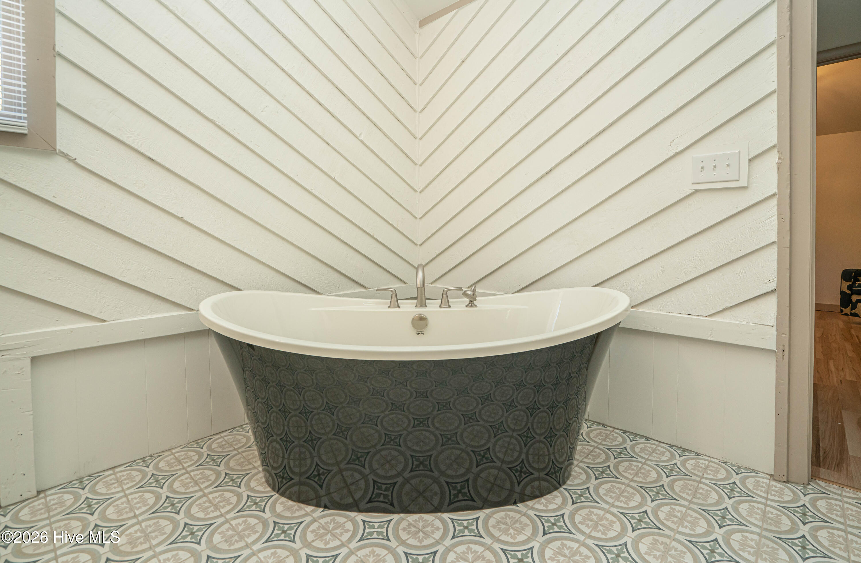 100567372 | Photo 38