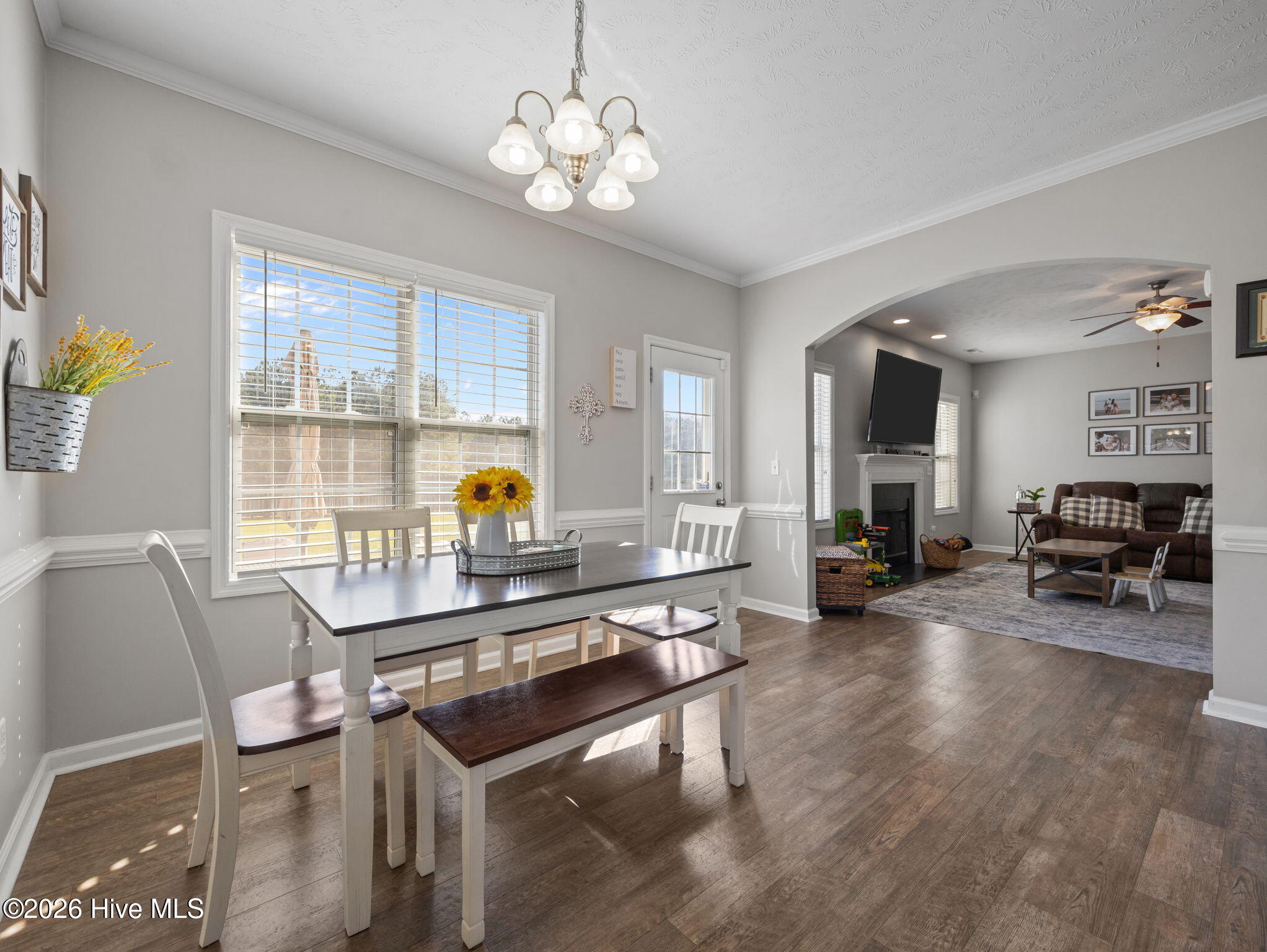 100566701 | Photo 12