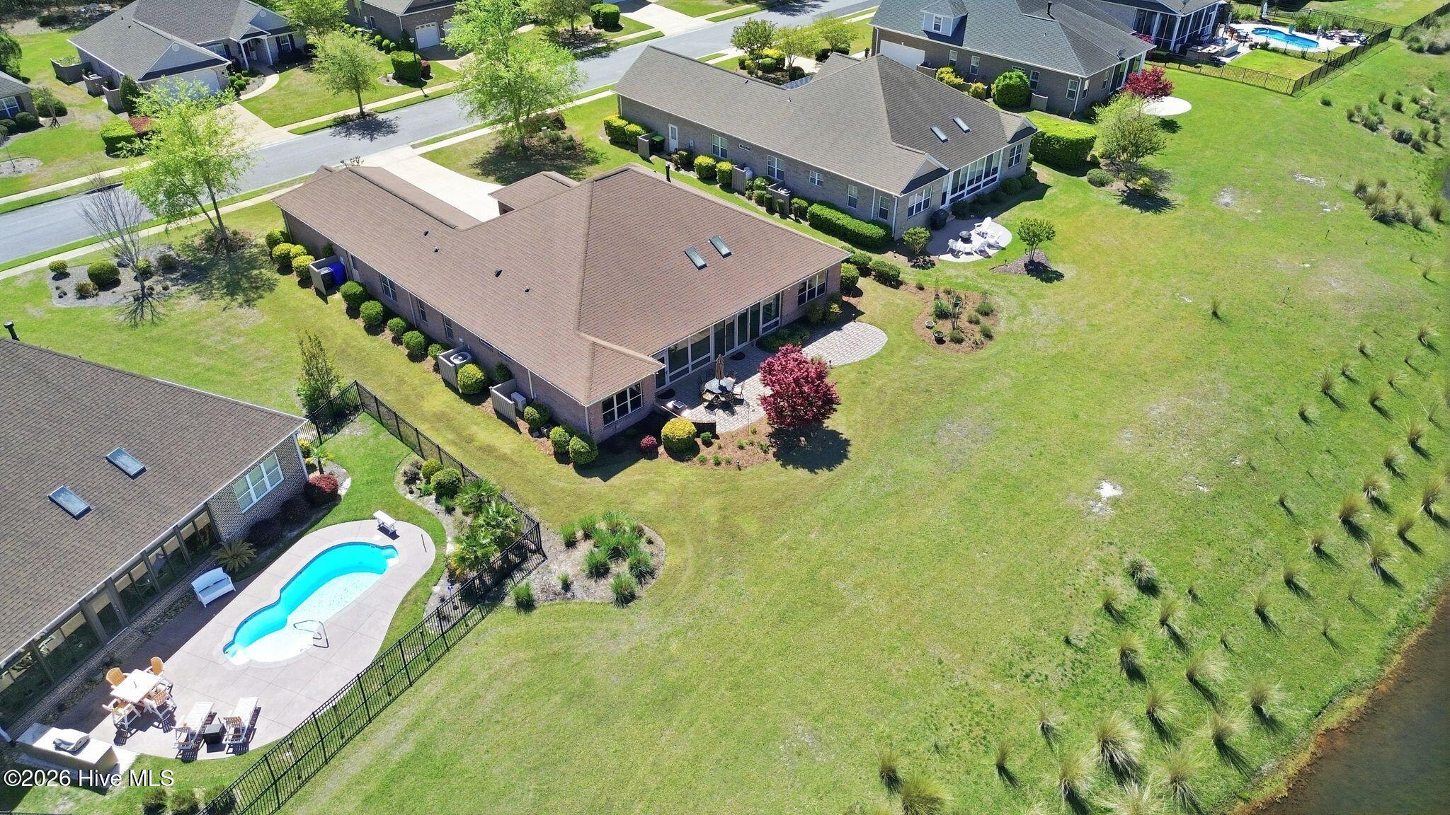 100565235 | Photo 81