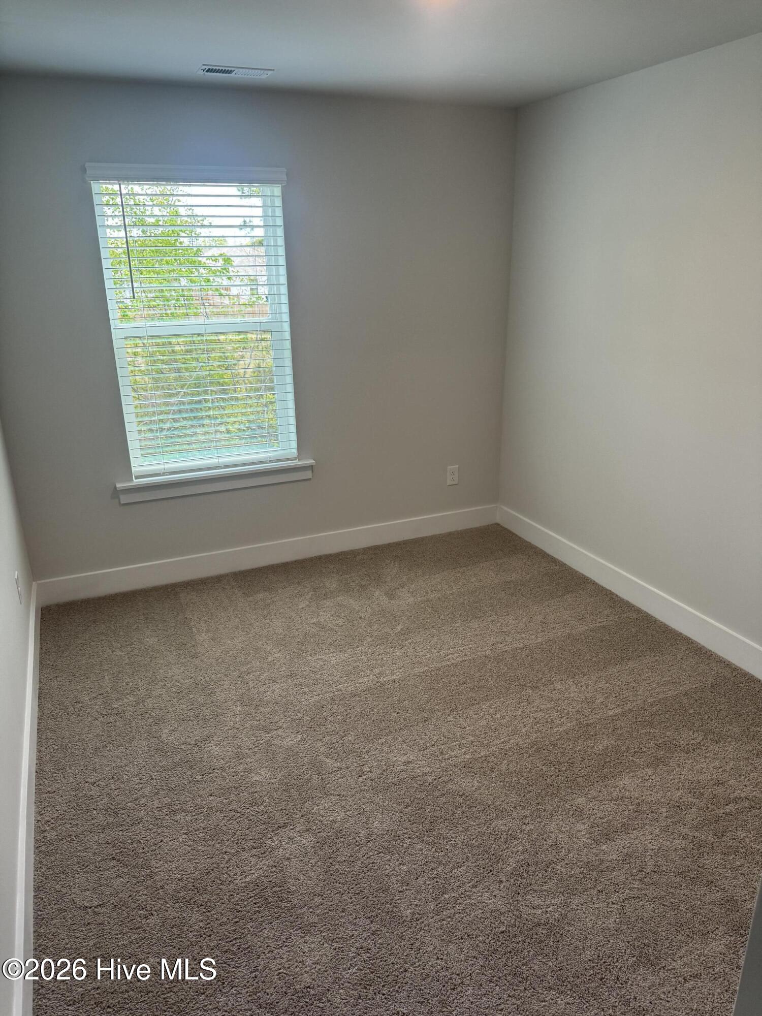 100566439 | Photo 12