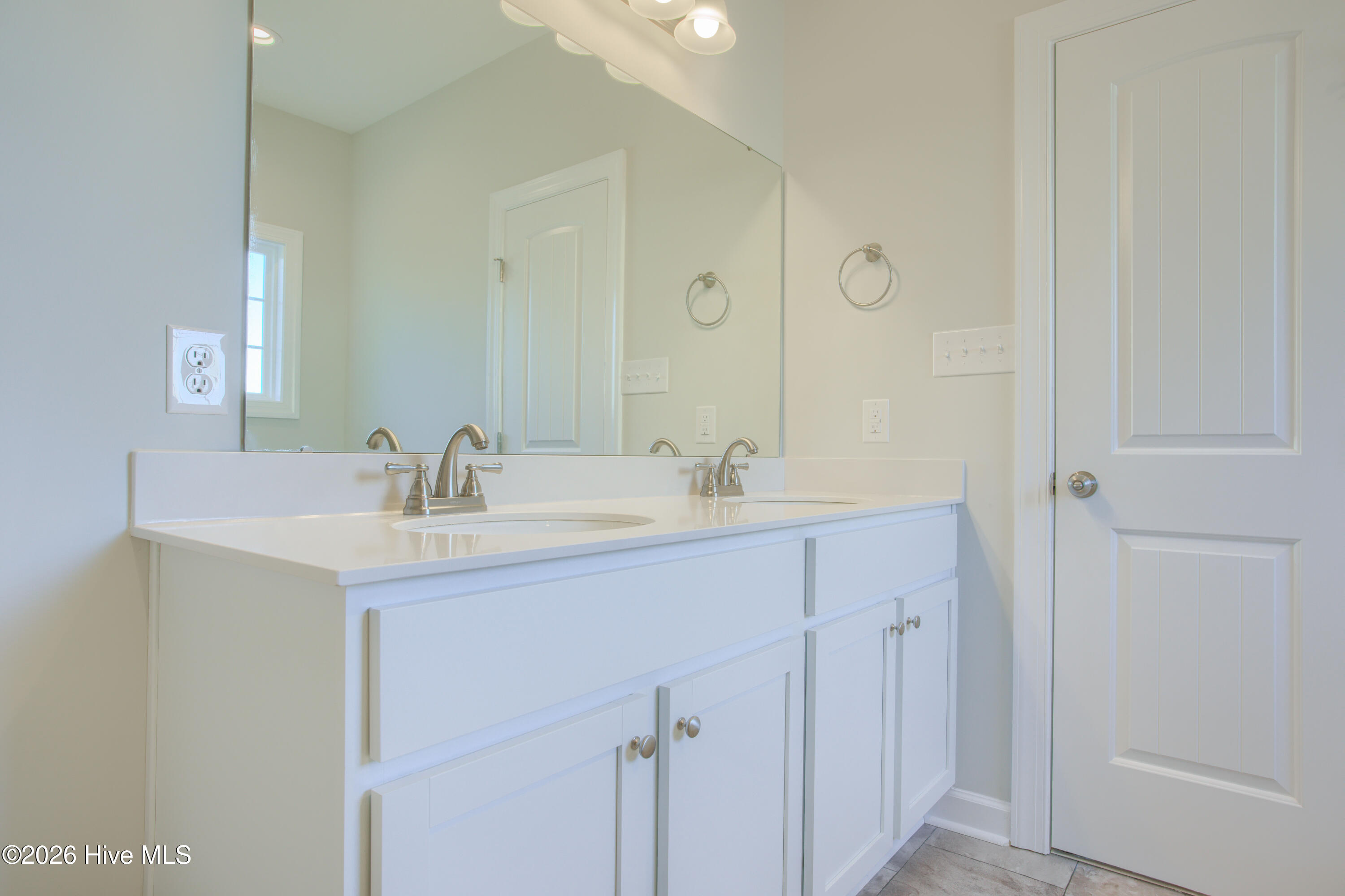 100526863 | Photo 17