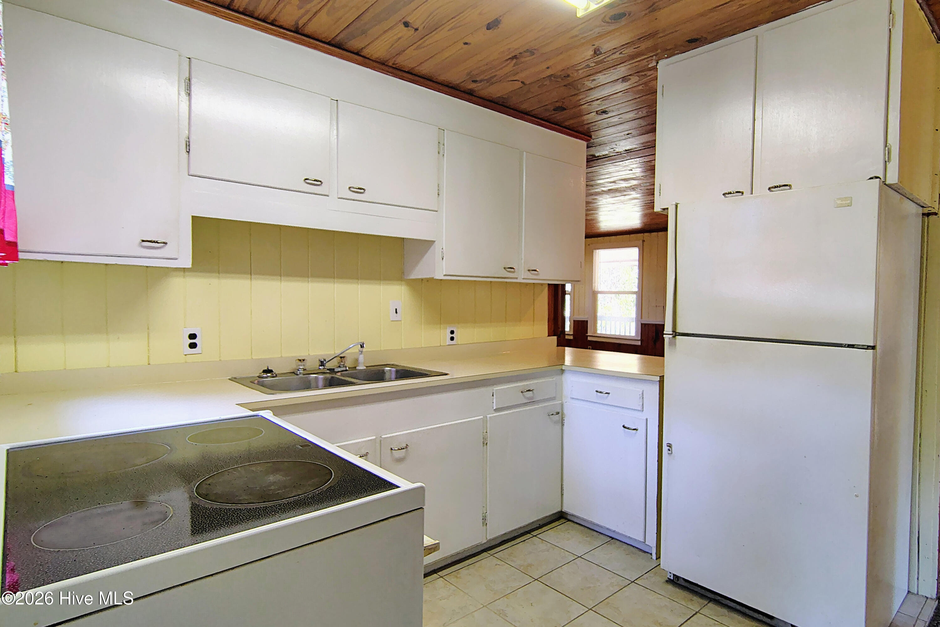 100550031 | Photo 18