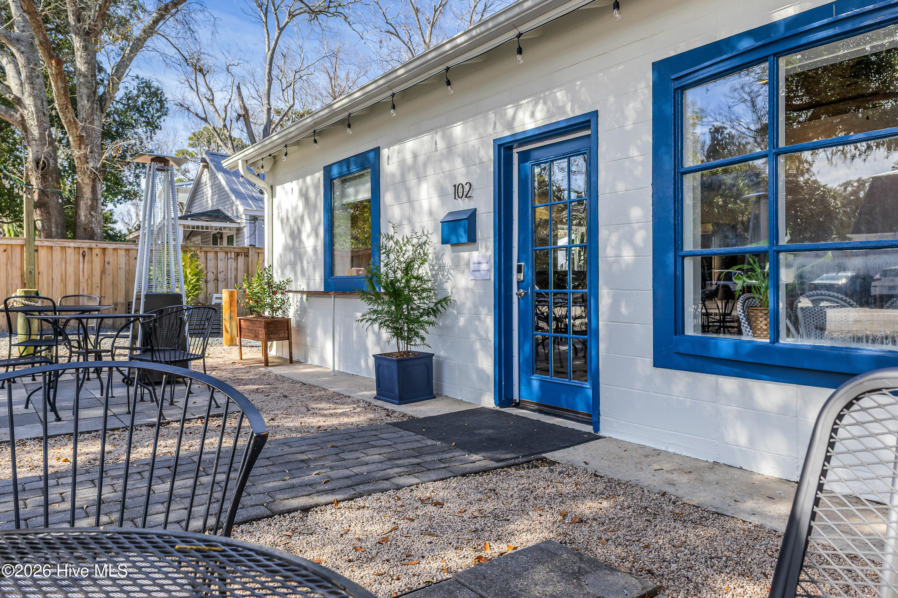 100517348 | Photo 18