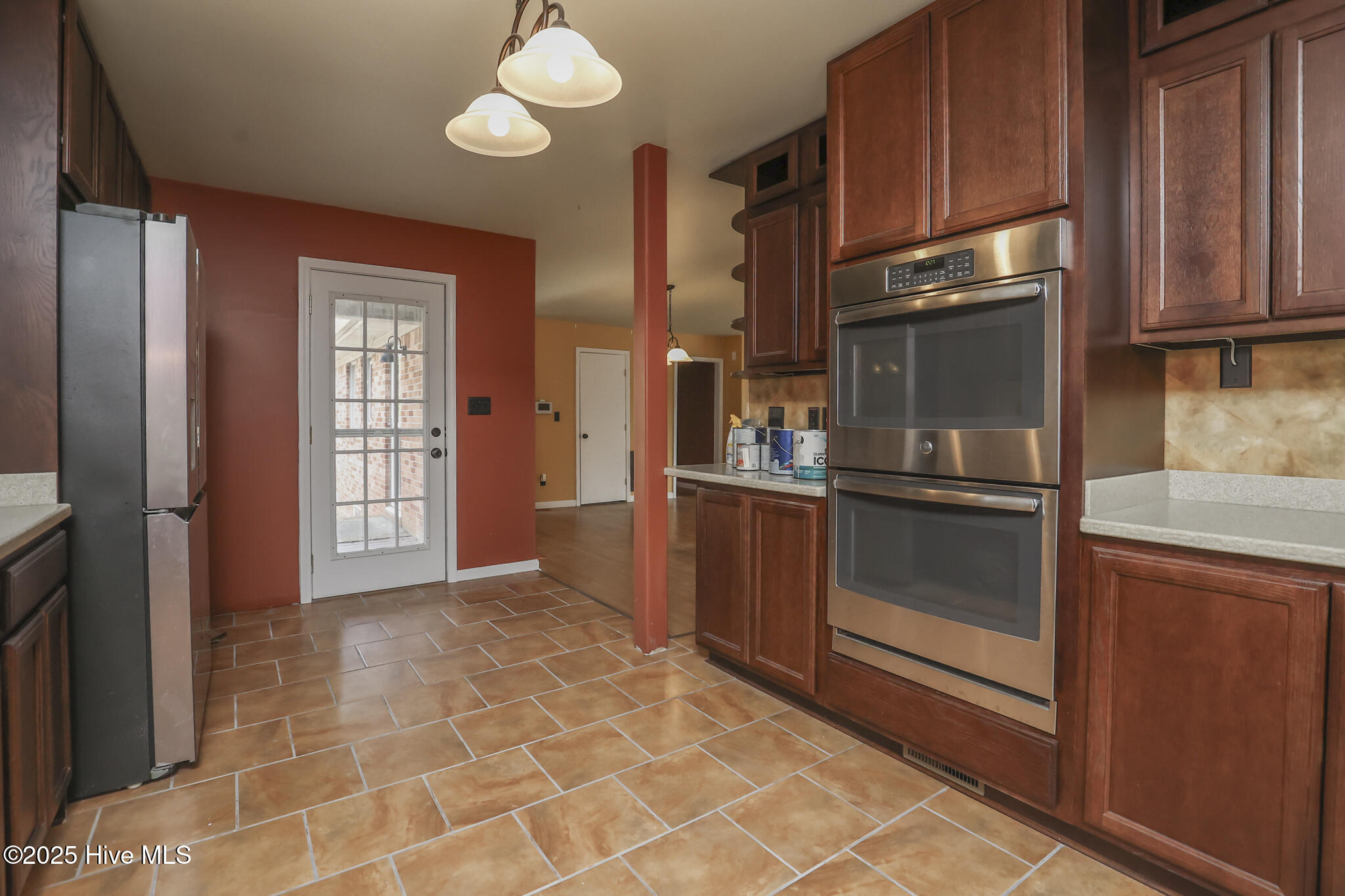 100553205 | Photo 15