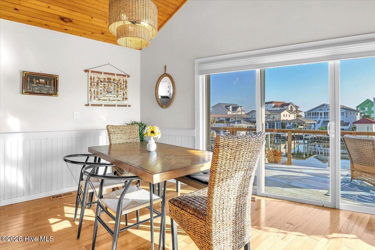 100559850 | Photo 10