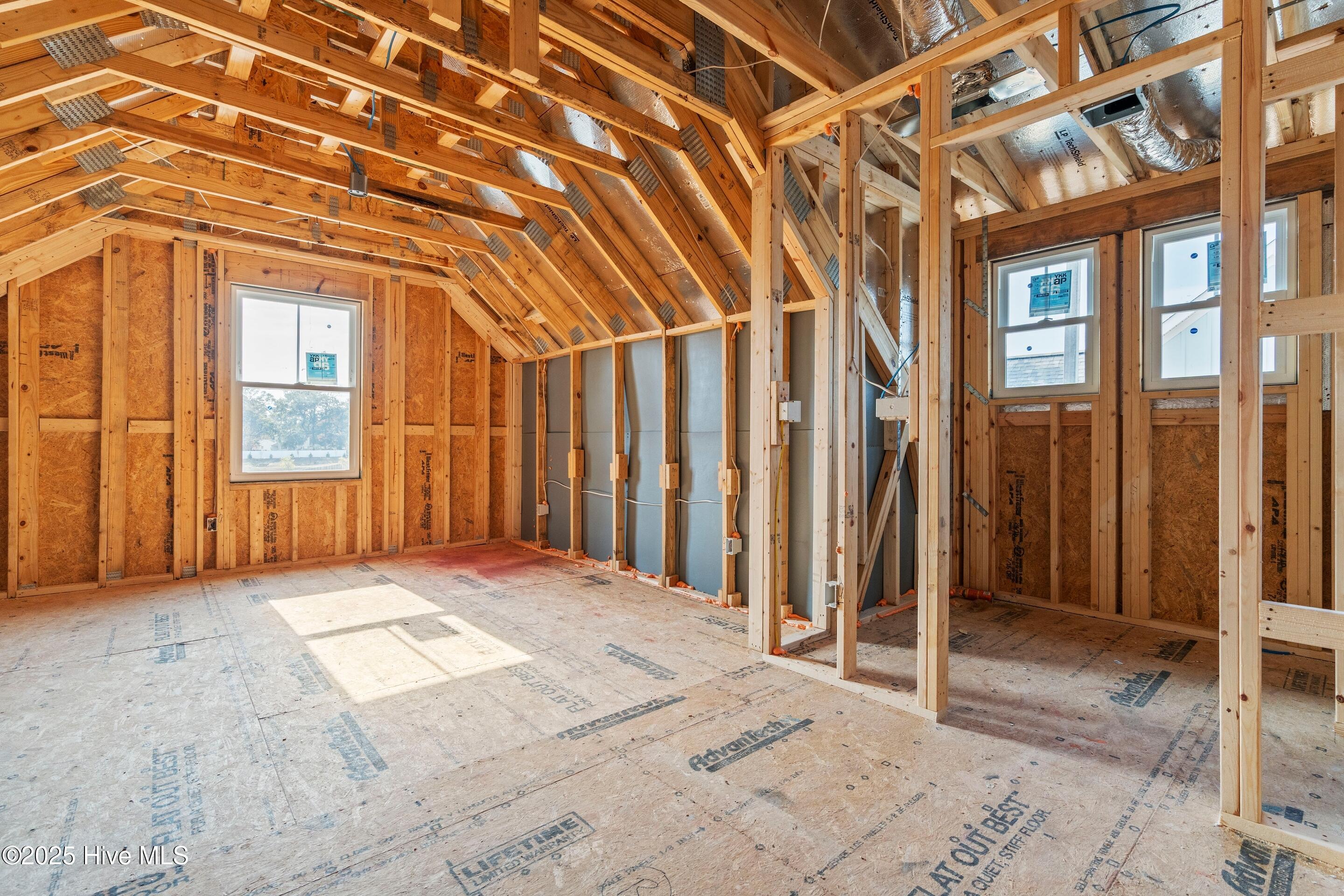 100543070 | Photo 69