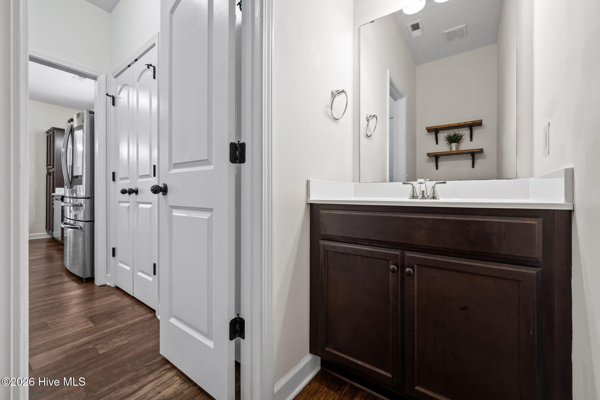 100557643 | Photo 20