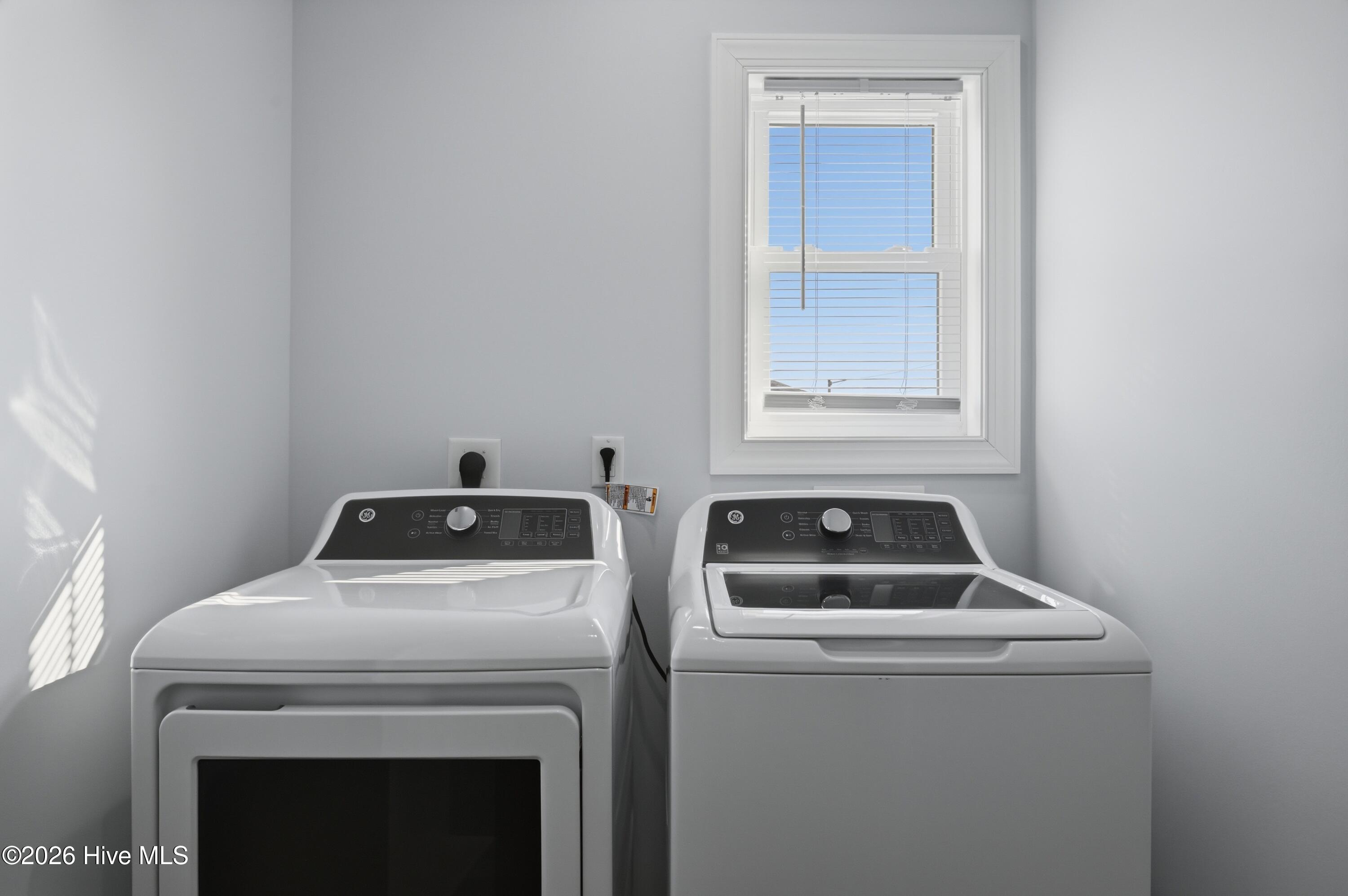 100561977 | Photo 50