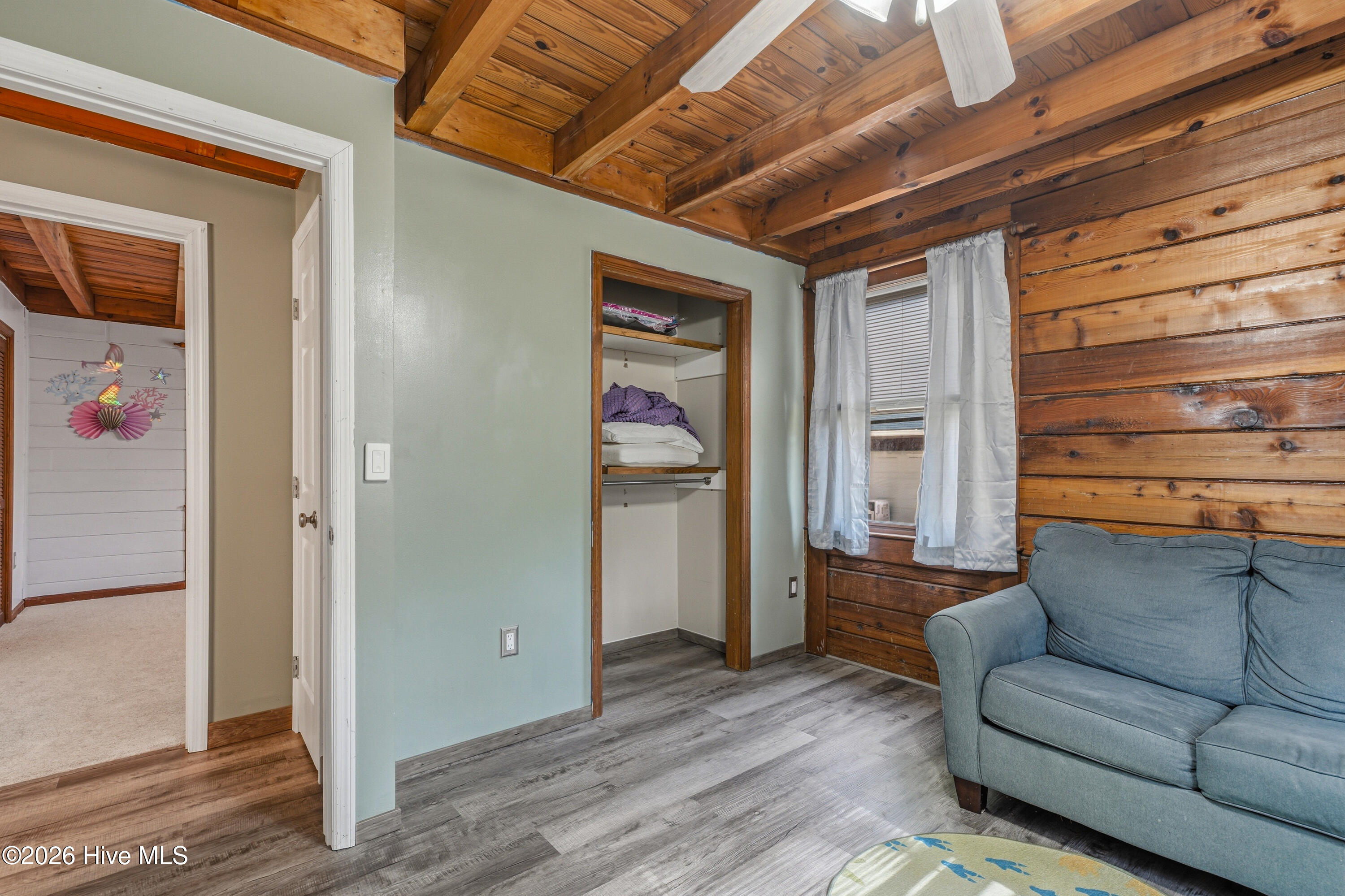 100566654 | Photo 31