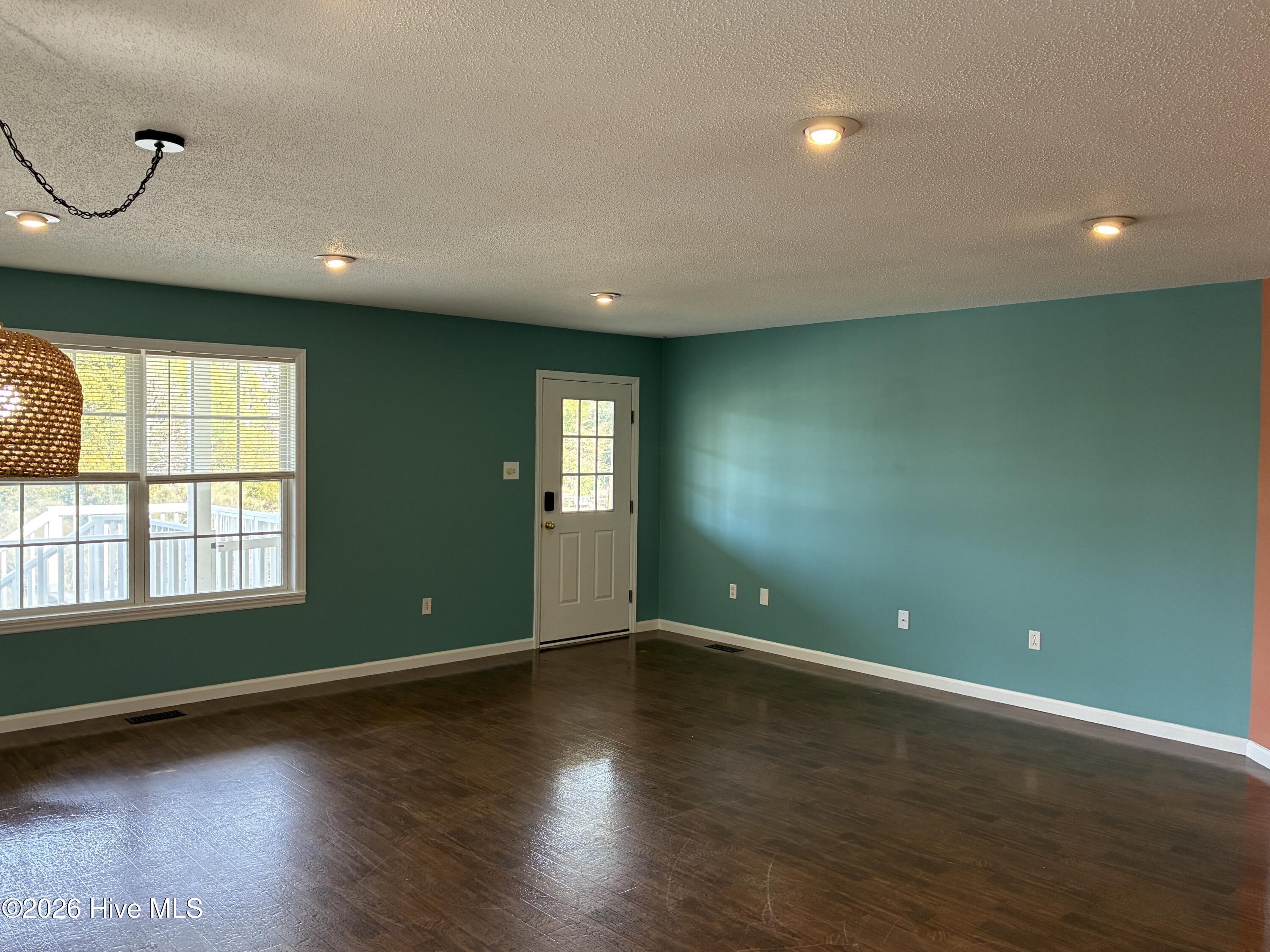 100558750 | Photo 20