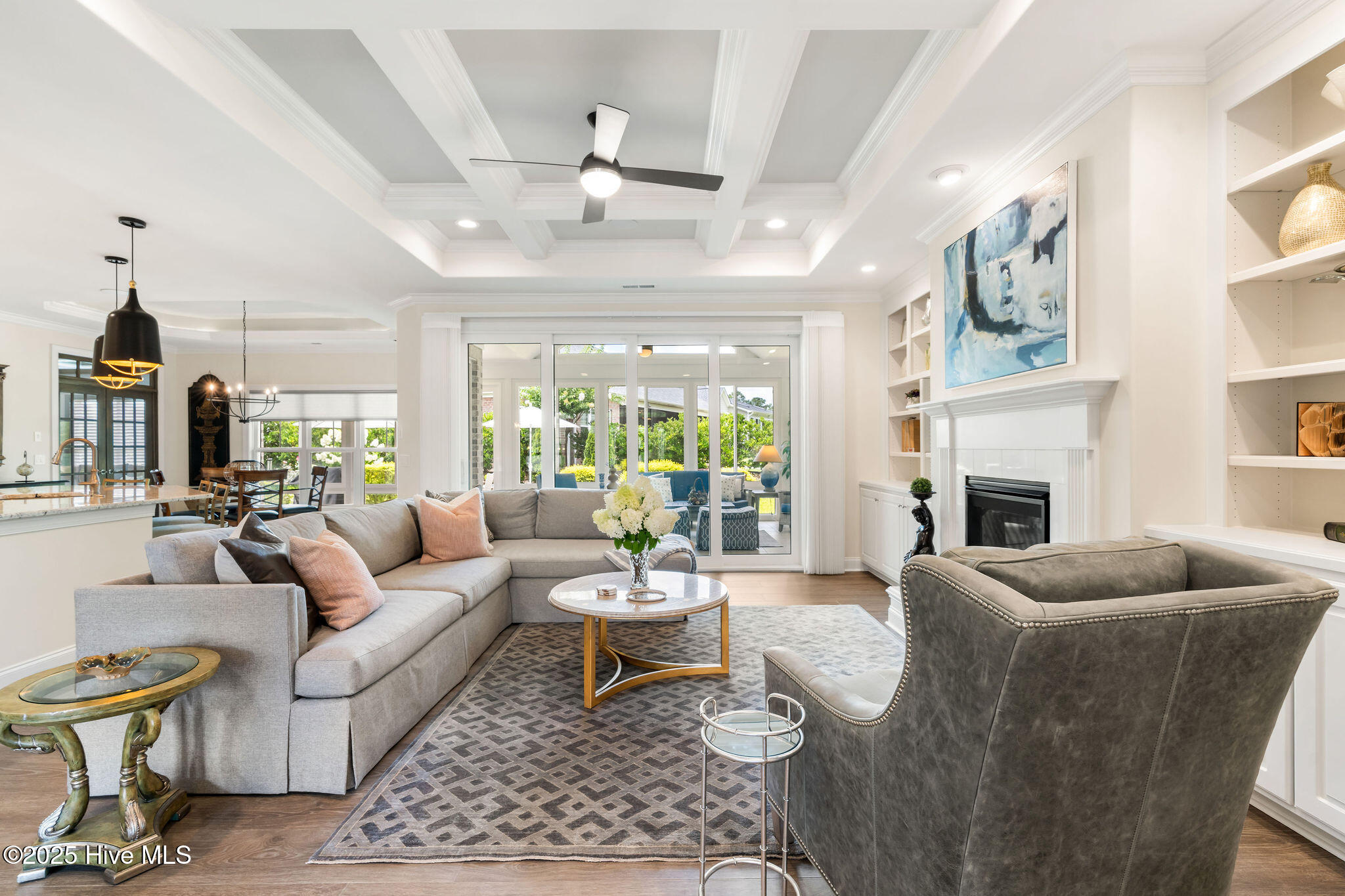 100517606 | Photo 26