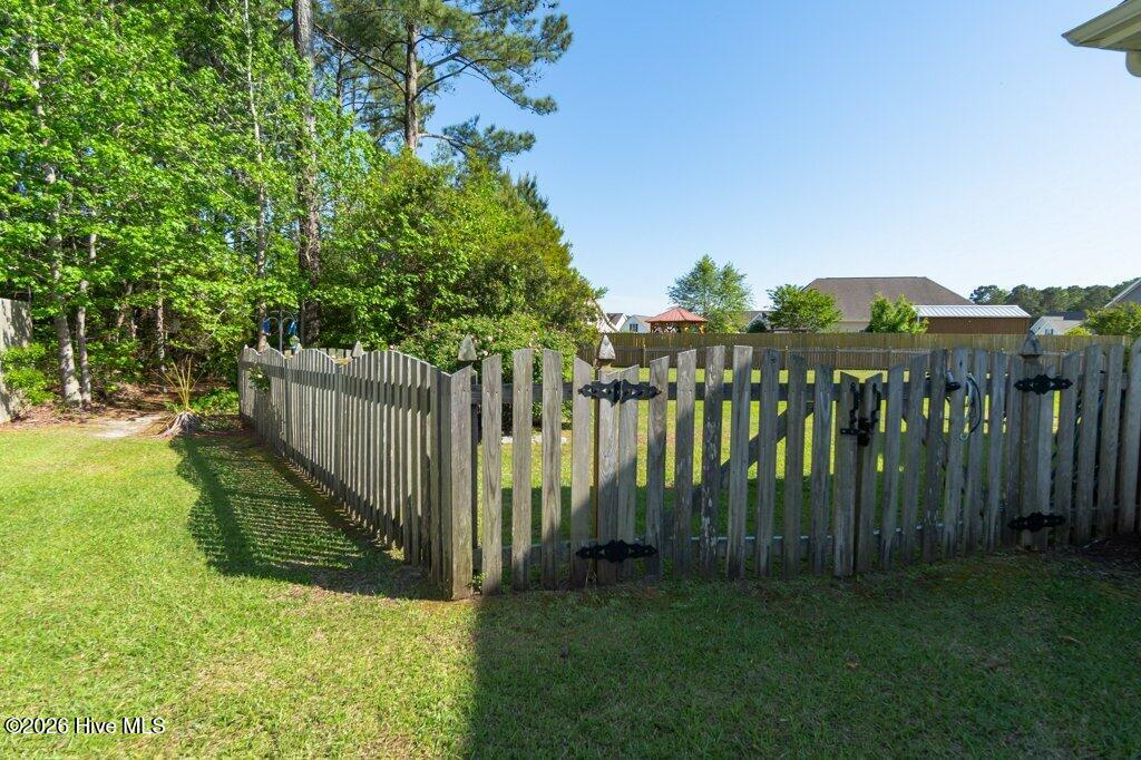 100569625 | Photo 51