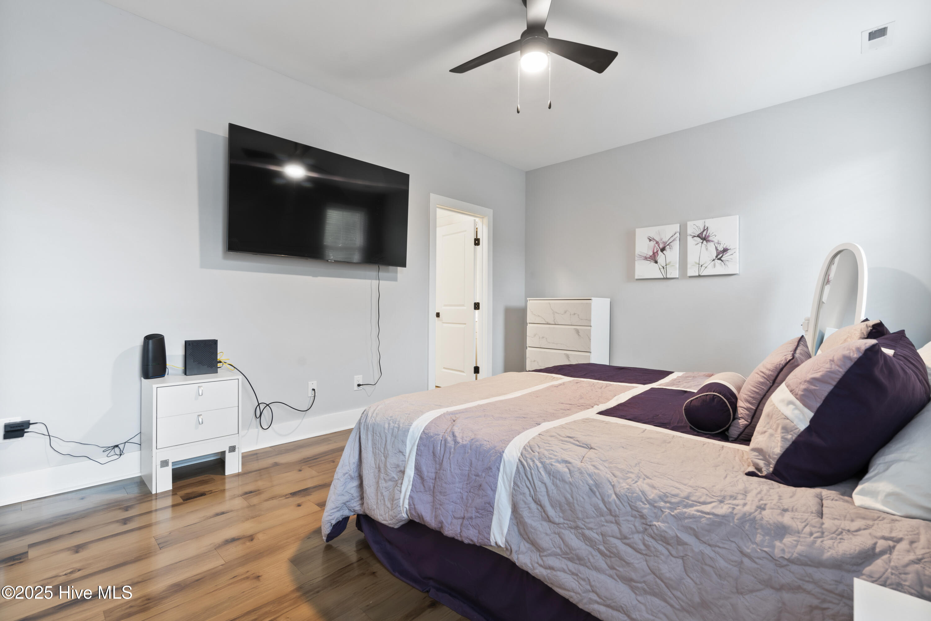 100509934 | Photo 13