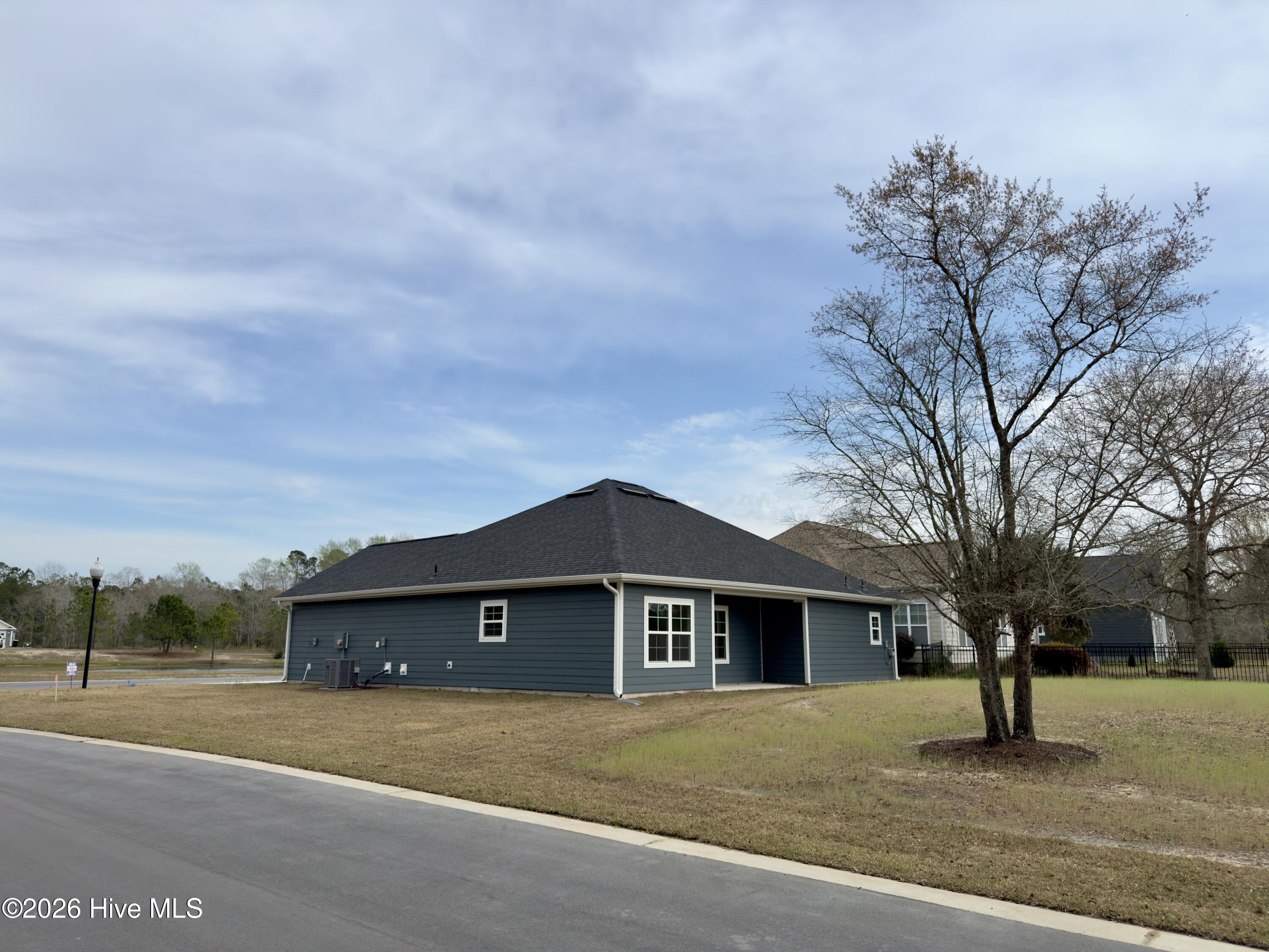 100563267 | Photo 23