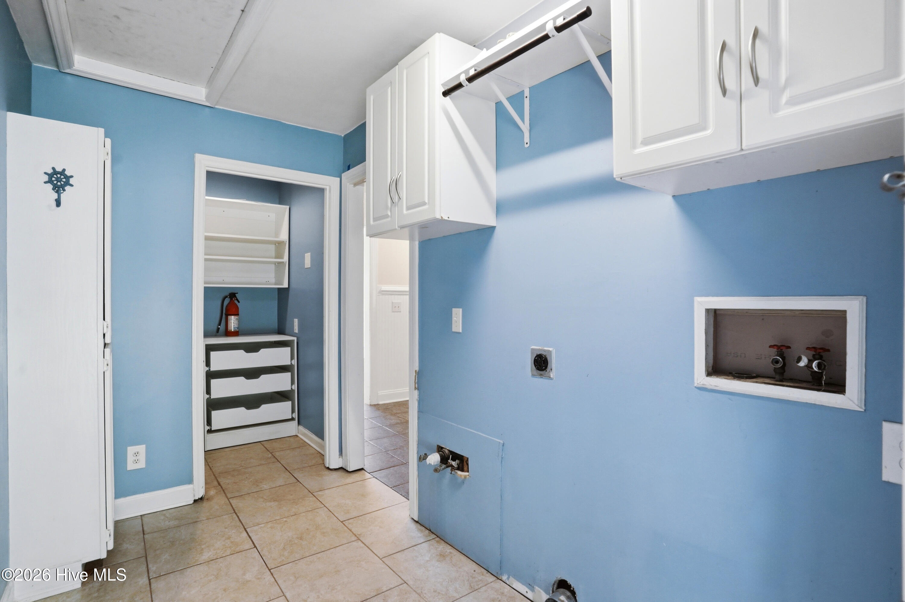 100567003 | Photo 26