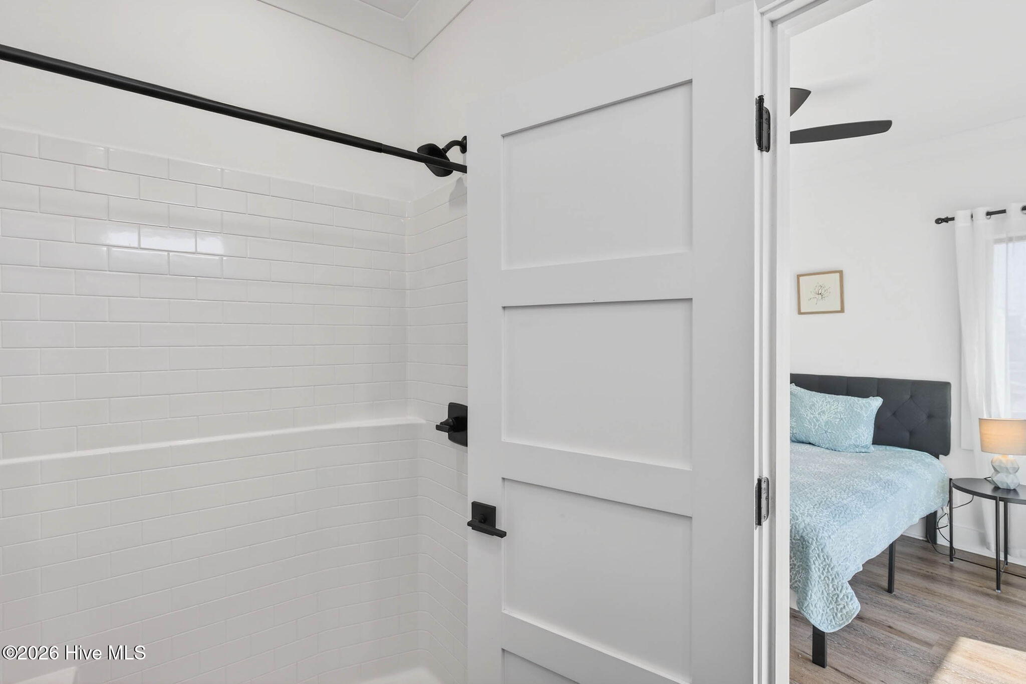 100561676 | Photo 36